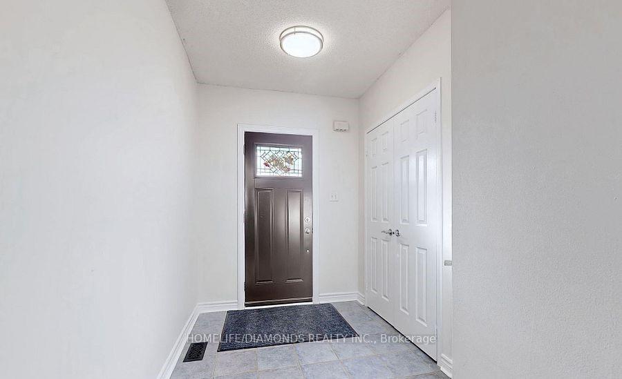 Photo 3 of 106 Stokely Crescent, Whitby, Downtown Whitby — HOMEH