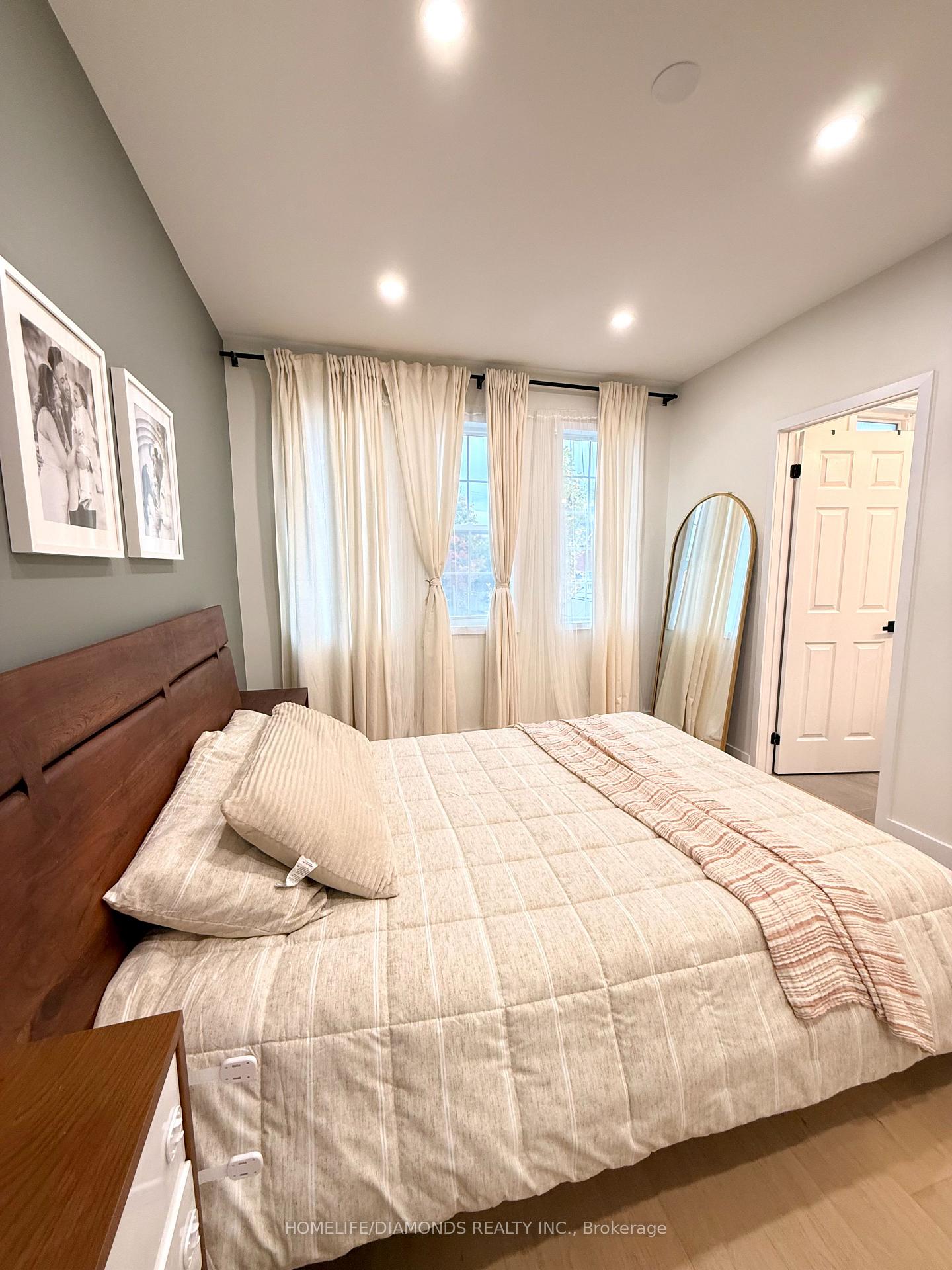 Photo 12 of 106 Stokely Crescent, Whitby, Downtown Whitby — HOMEH