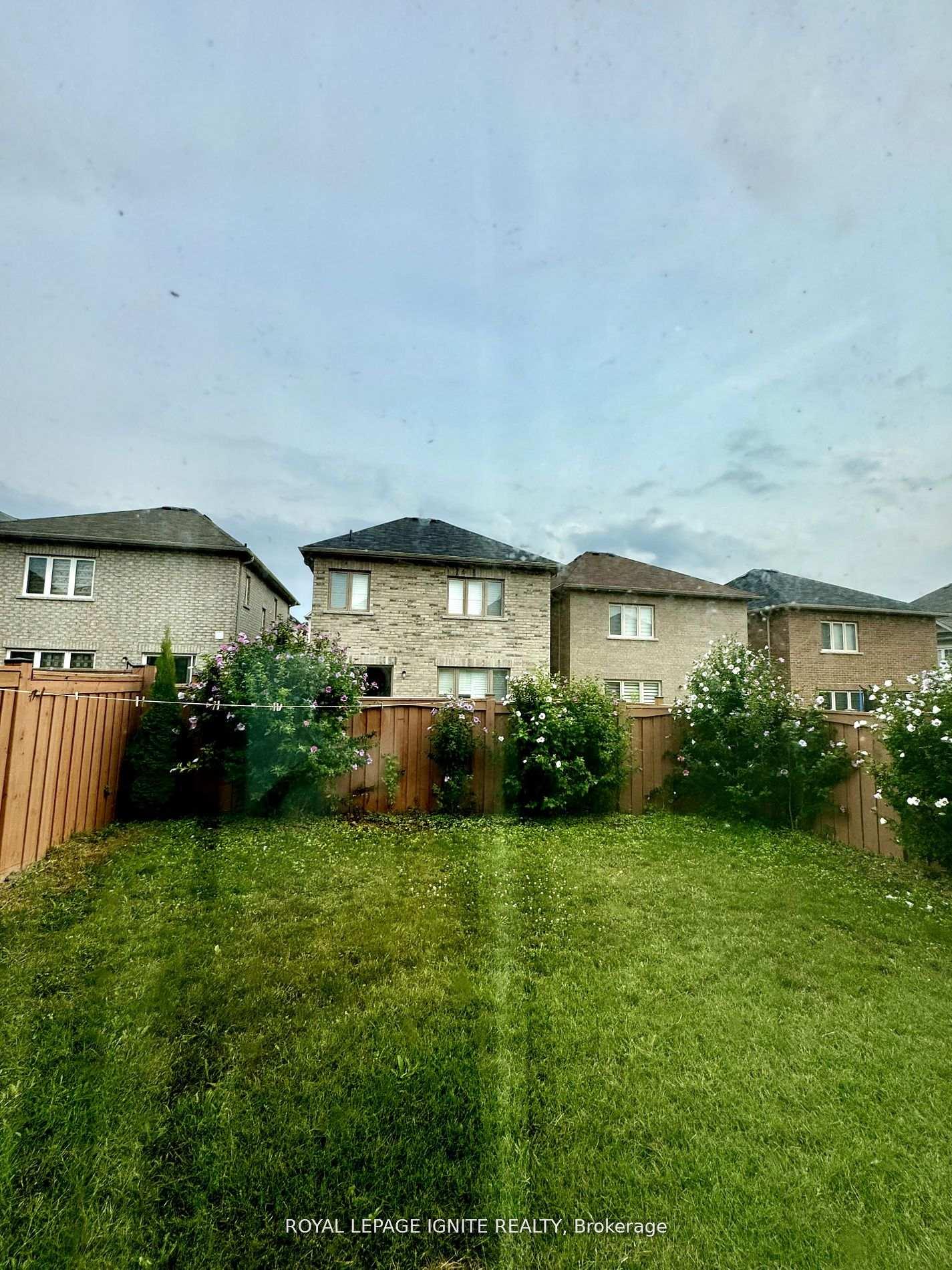 Photo 27 of Unit Upper, 5 Holroyd Street, Ajax, Central East — HOMEH