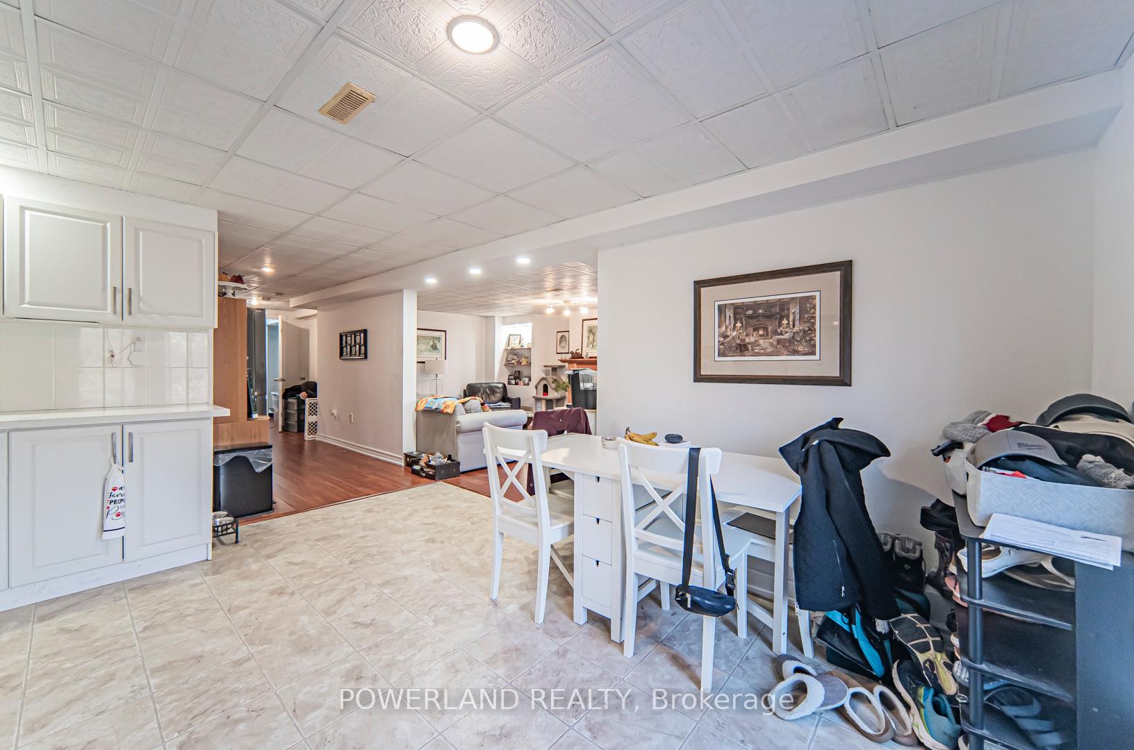 Photo 5 of Unit Basement, 23 Deerhorn Crescent, Aurora, Aurora Highlands — HOMEH