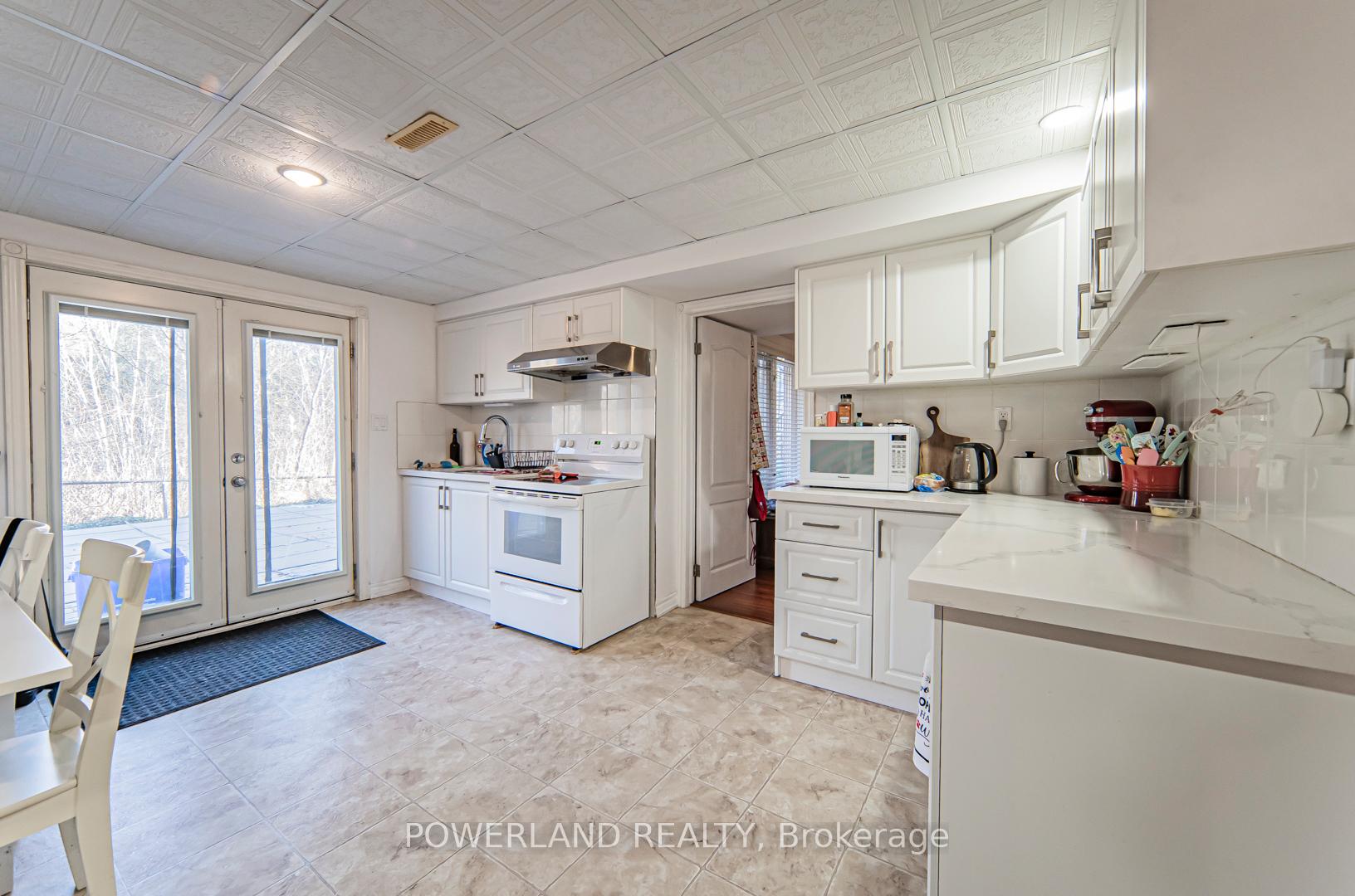 Photo 4 of Unit Basement, 23 Deerhorn Crescent, Aurora, Aurora Highlands — HOMEH