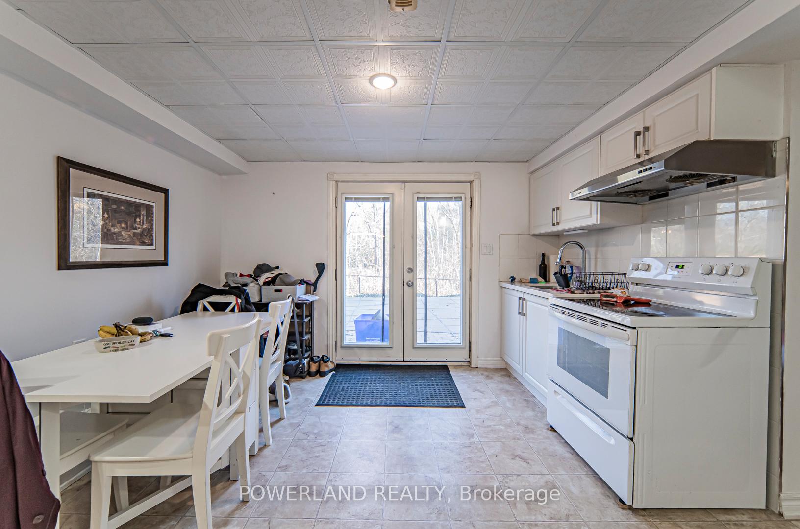 Photo 6 of Unit Basement, 23 Deerhorn Crescent, Aurora, Aurora Highlands — HOMEH