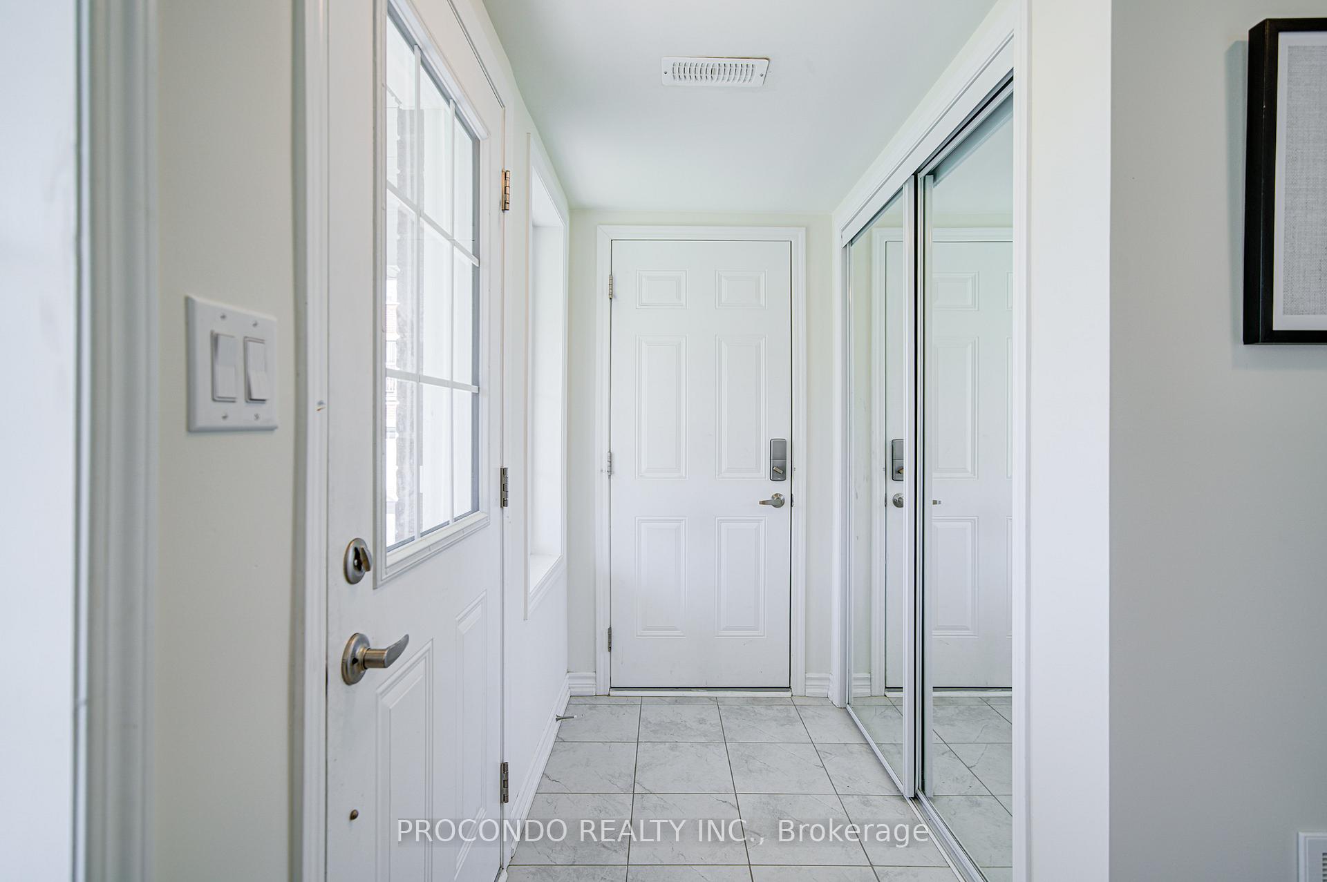 Photo 4 of 38 Bluegill Crescent, Whitby, Rural Whitby — HOMEH