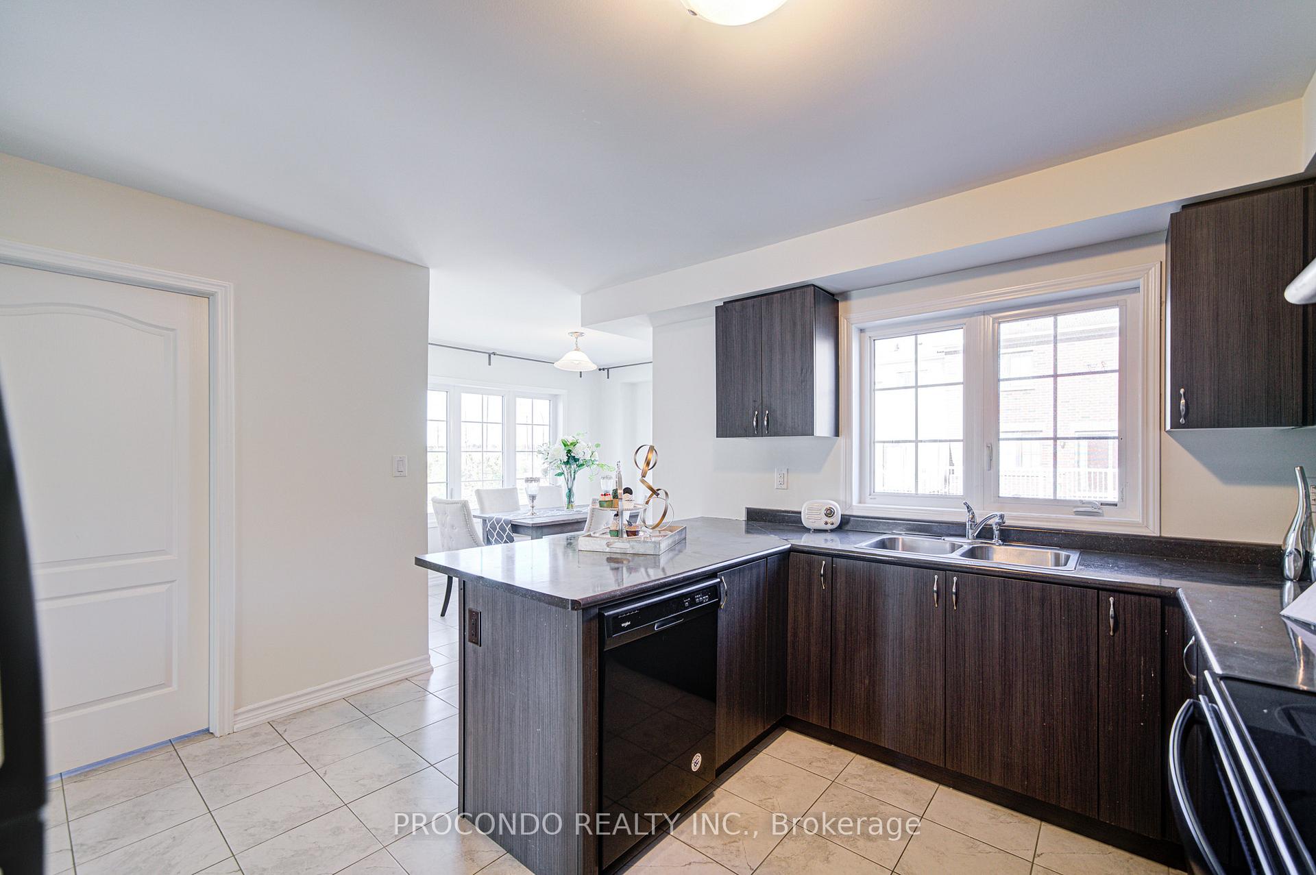 Photo 19 of 38 Bluegill Crescent, Whitby, Rural Whitby — HOMEH