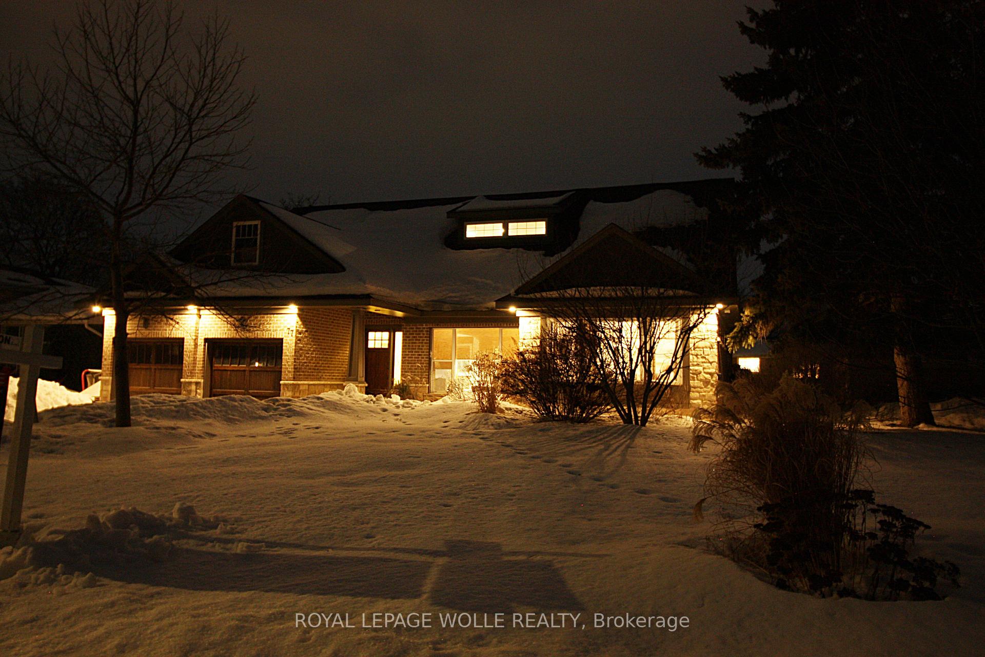 Photo 5 of 77 Leaside Place, Waterloo — HOMEH