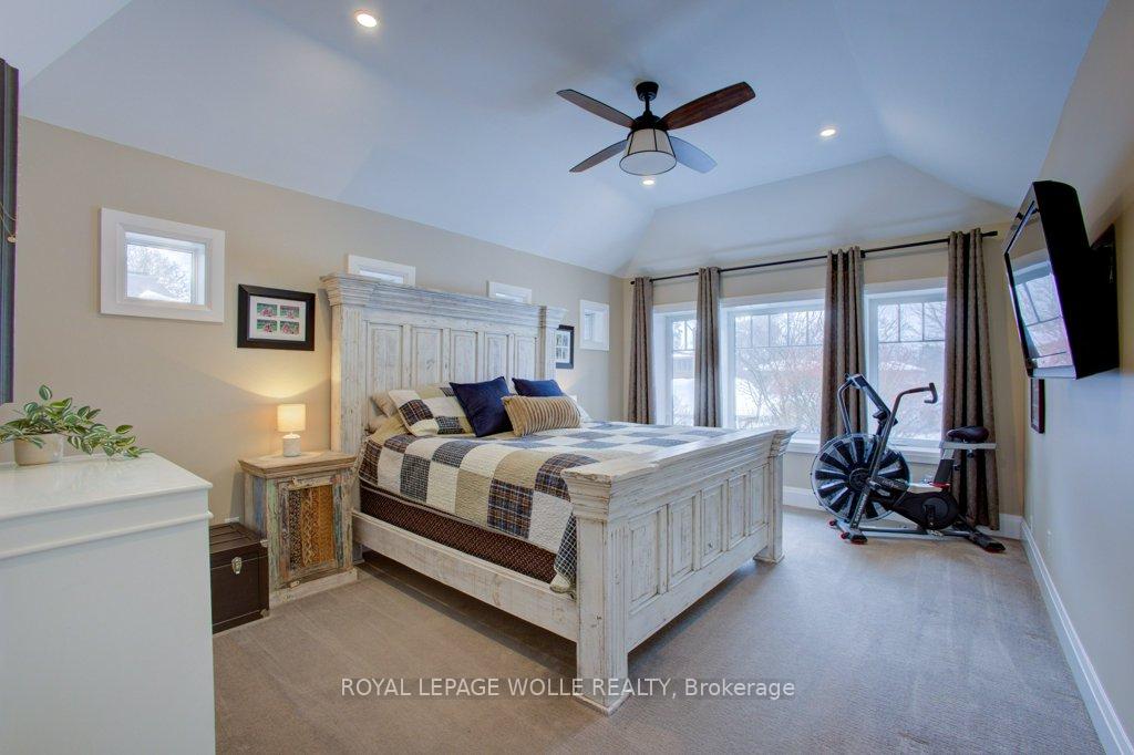 Photo 18 of 77 Leaside Place, Waterloo — HOMEH