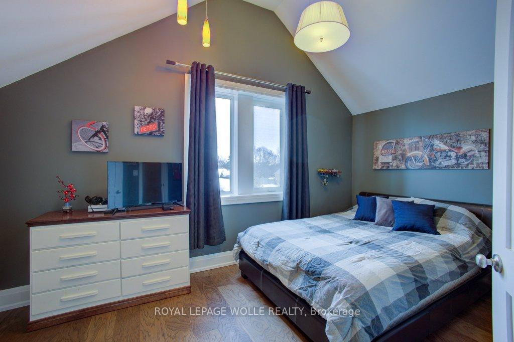 Photo 27 of 77 Leaside Place, Waterloo — HOMEH