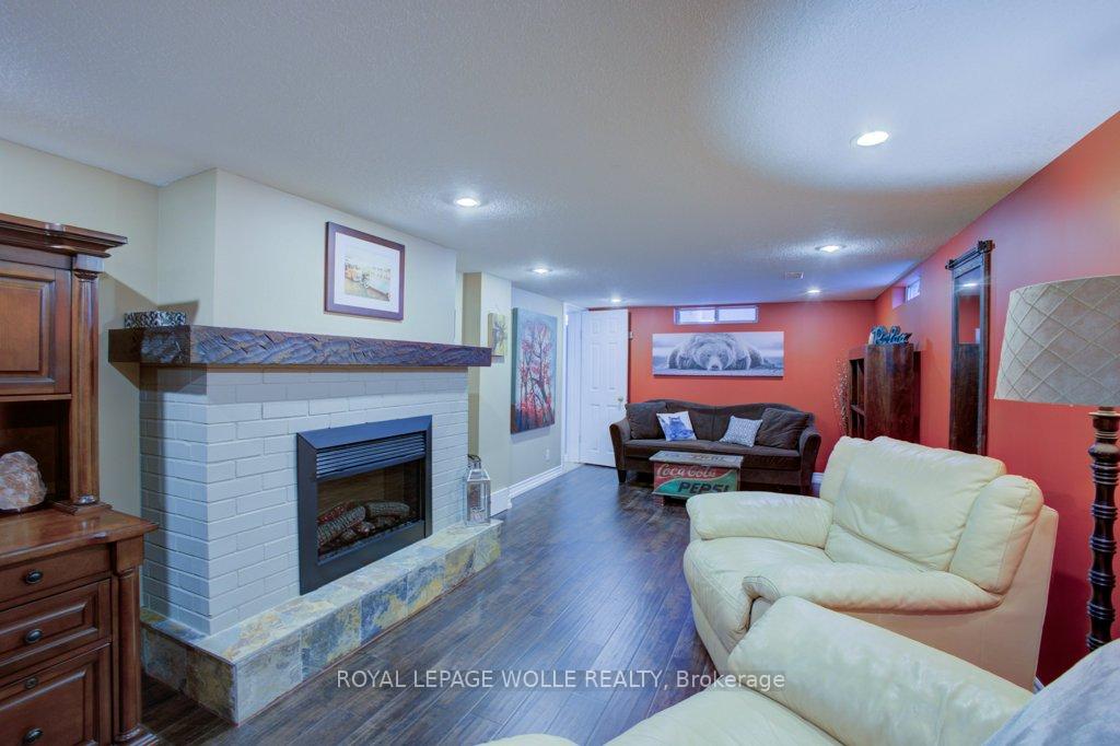 Photo 38 of 77 Leaside Place, Waterloo — HOMEH