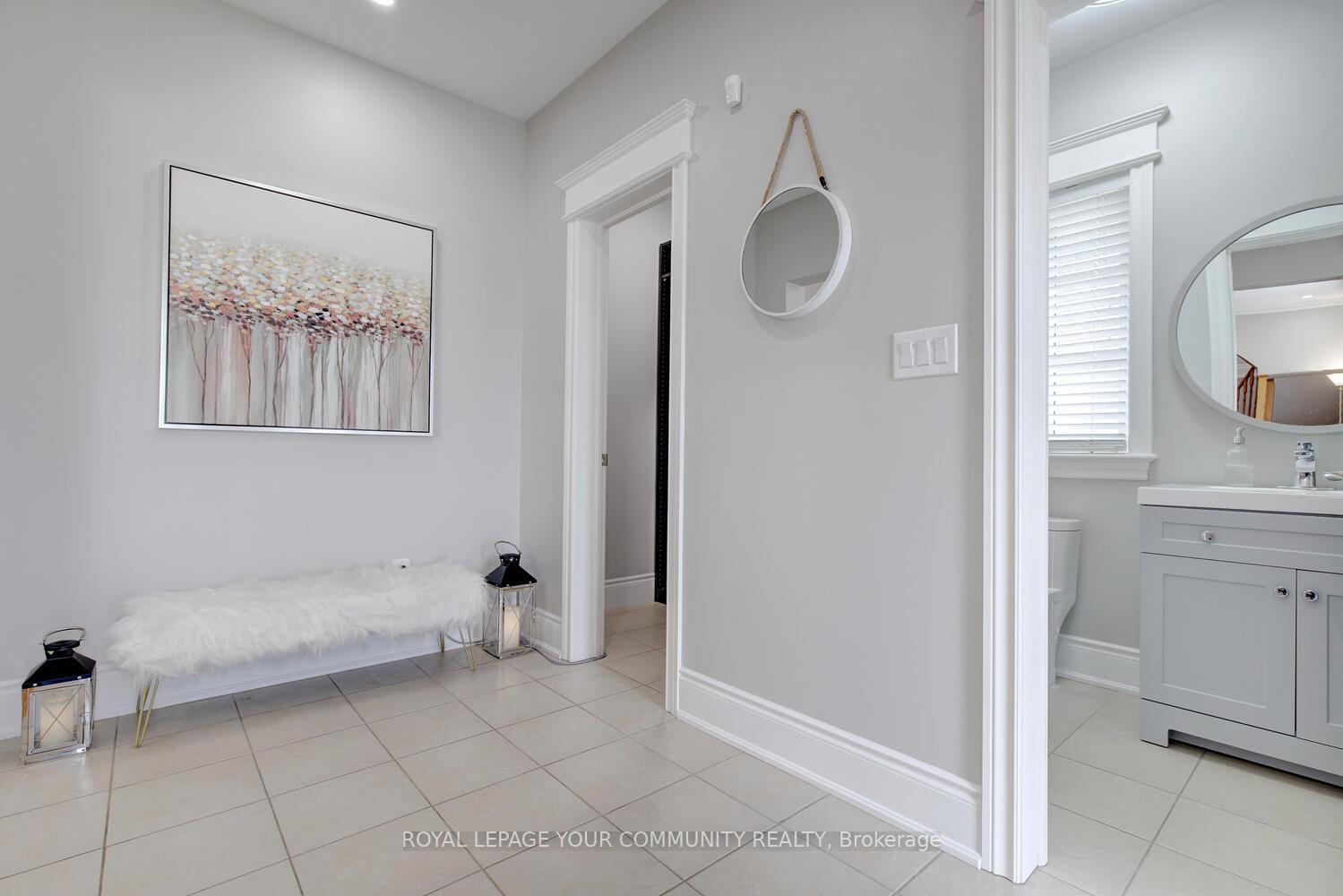 Photo 4 of 2 Aegis Drive, Vaughan, Patterson — HOMEH