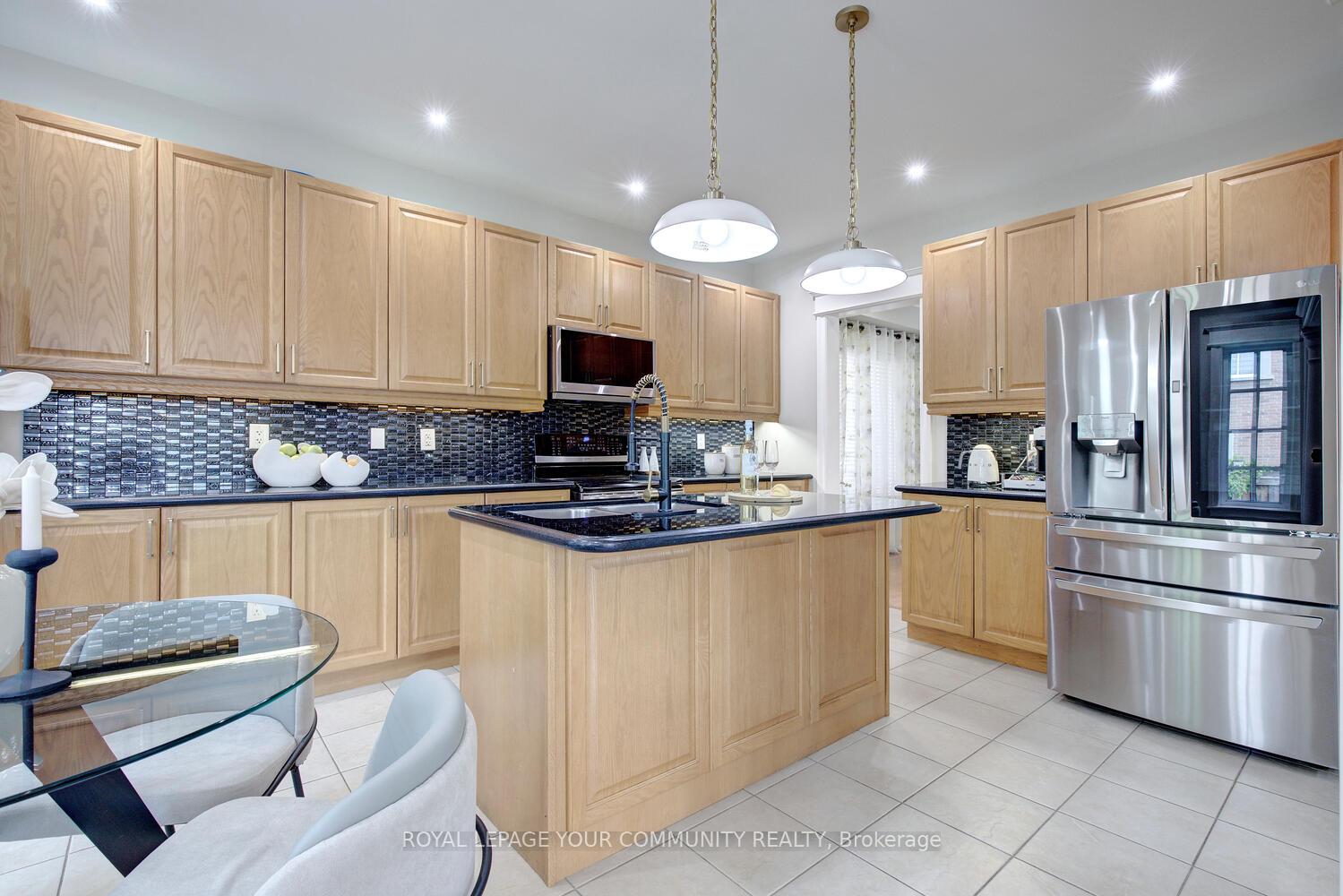 Photo 20 of 2 Aegis Drive, Vaughan, Patterson — HOMEH