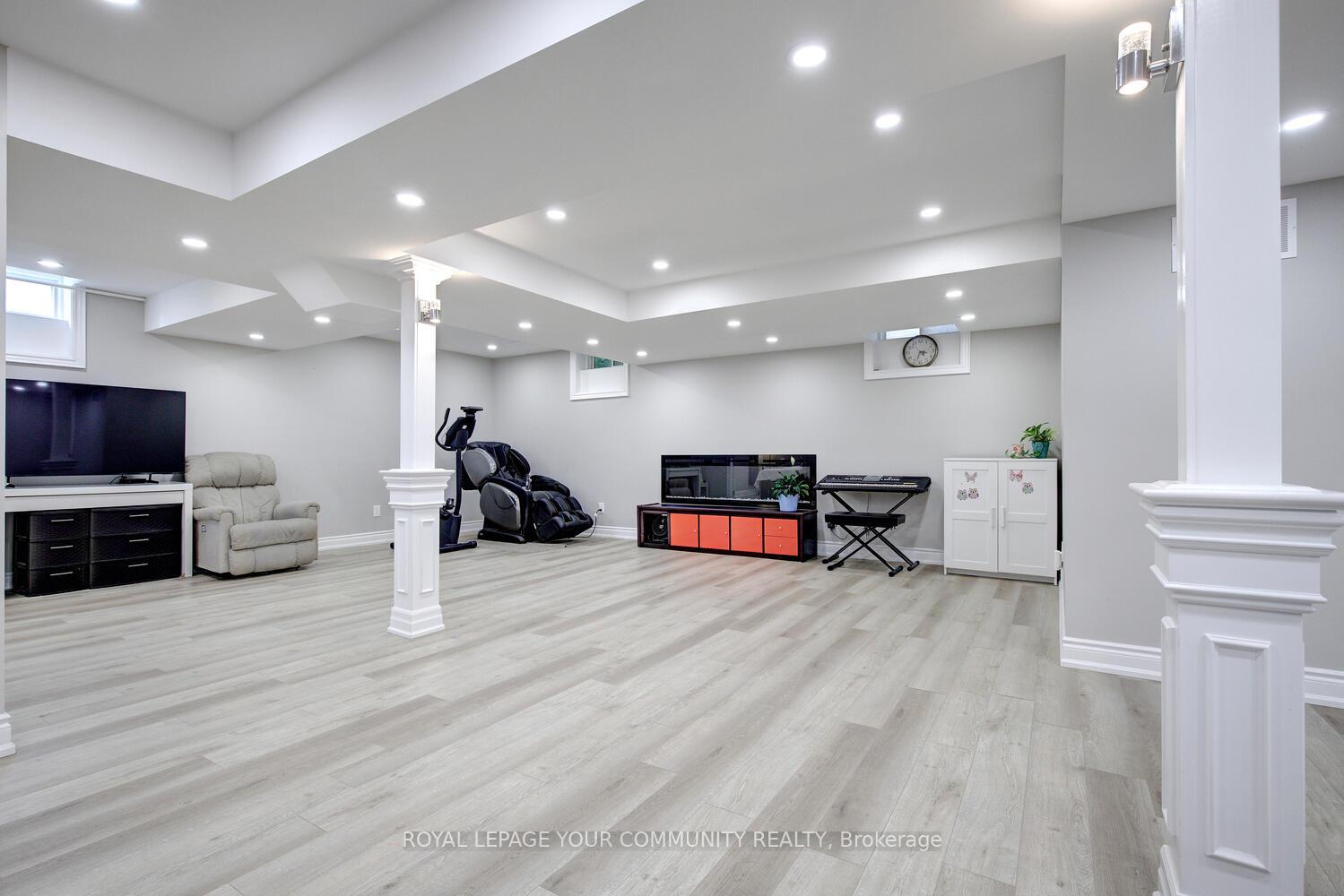 Photo 43 of 2 Aegis Drive, Vaughan, Patterson — HOMEH