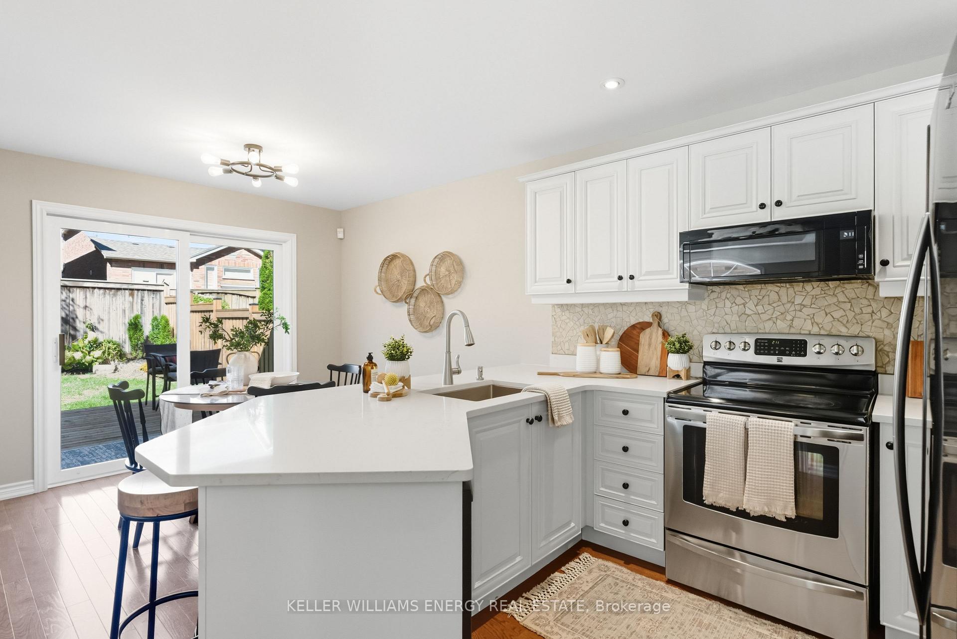 Photo 6 of 47 Scepter Place, Whitby, Rolling Acres — HOMEH