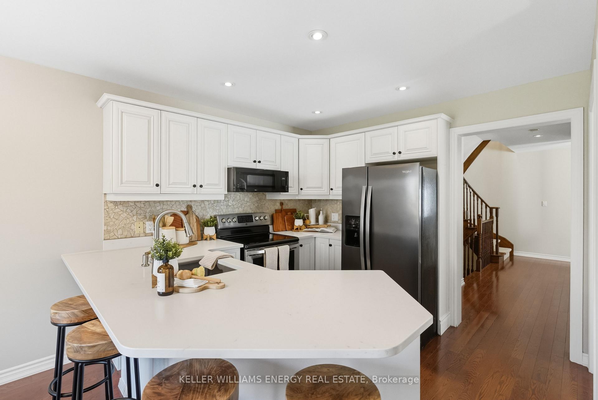 Photo 8 of 47 Scepter Place, Whitby, Rolling Acres — HOMEH