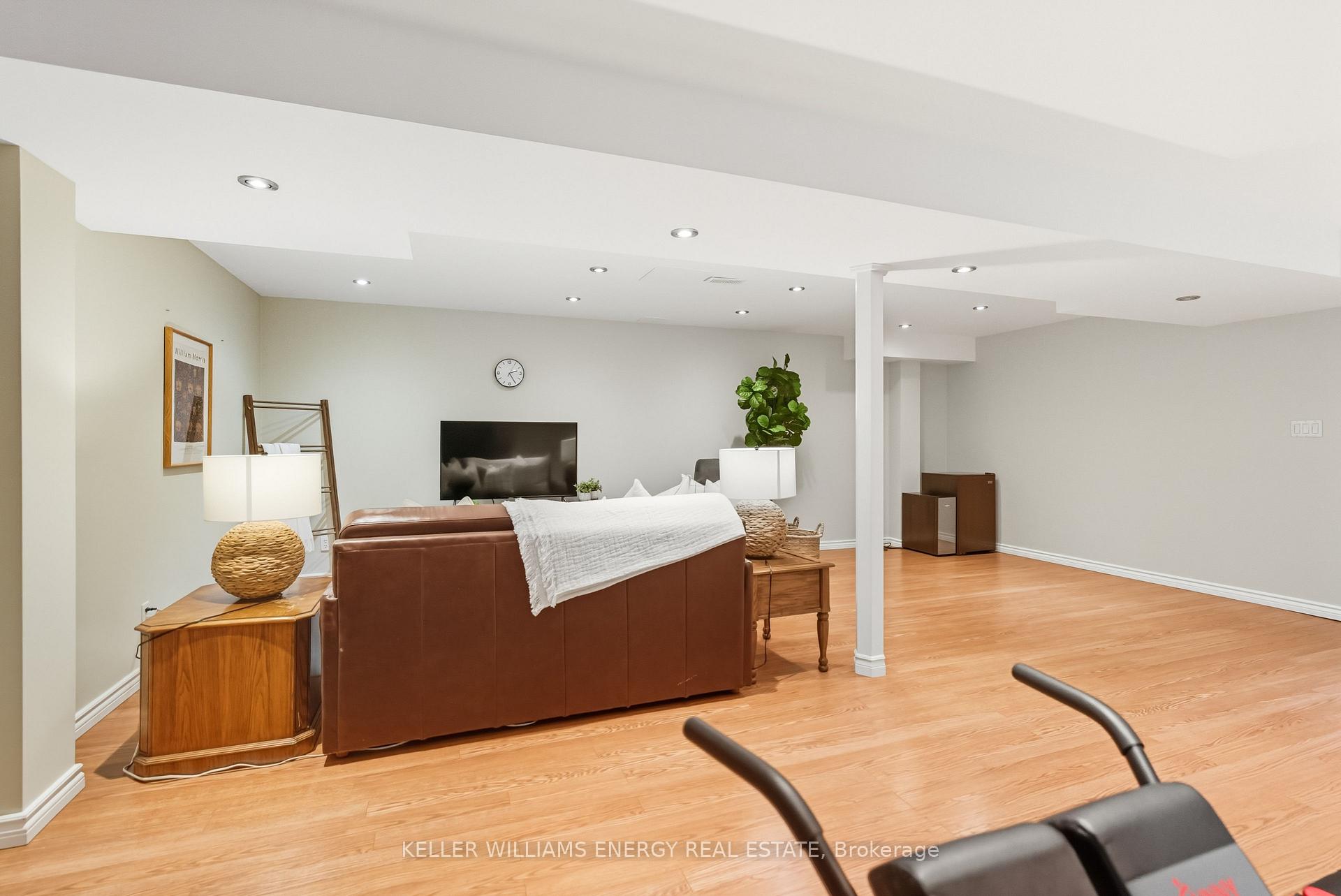 Photo 42 of 47 Scepter Place, Whitby, Rolling Acres — HOMEH