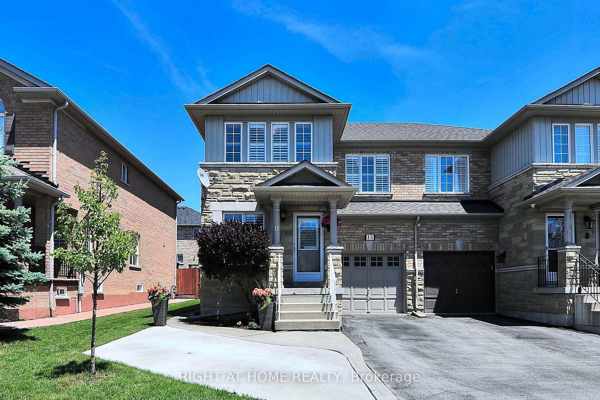 Photo 1 of 11 Giovanni Way, Vaughan, Sonoma Heights — HOMEH