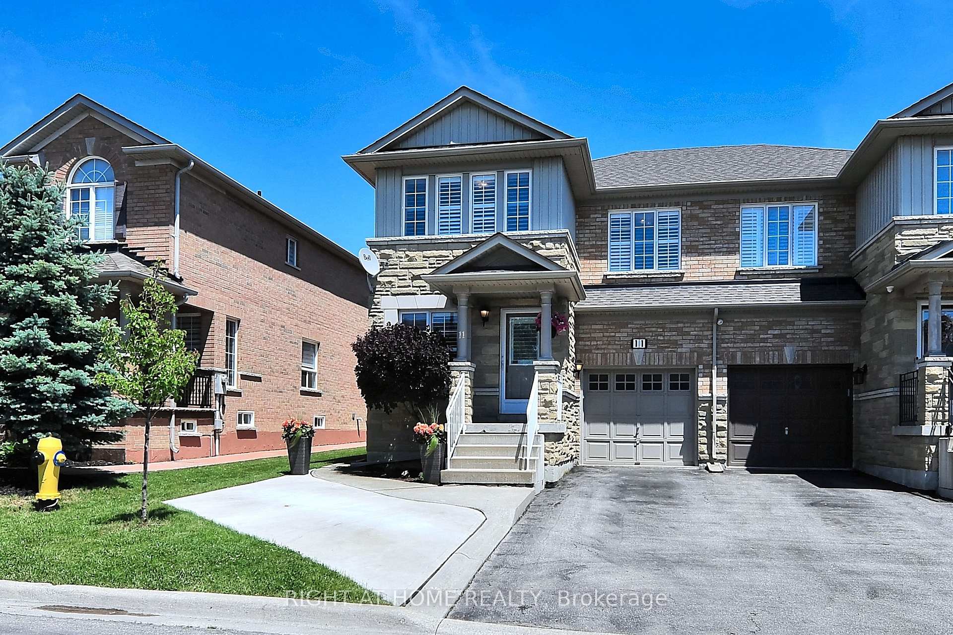 Photo 2 of 11 Giovanni Way, Vaughan, Sonoma Heights — HOMEH