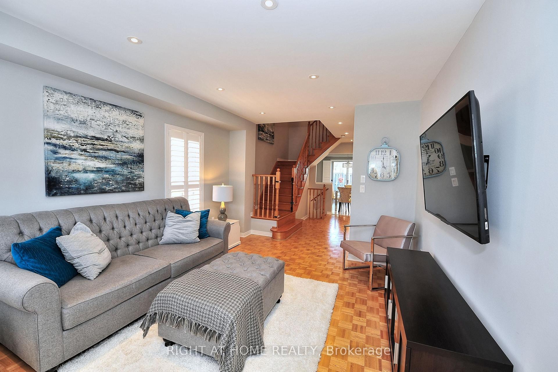 Photo 3 of 11 Giovanni Way, Vaughan, Sonoma Heights — HOMEH