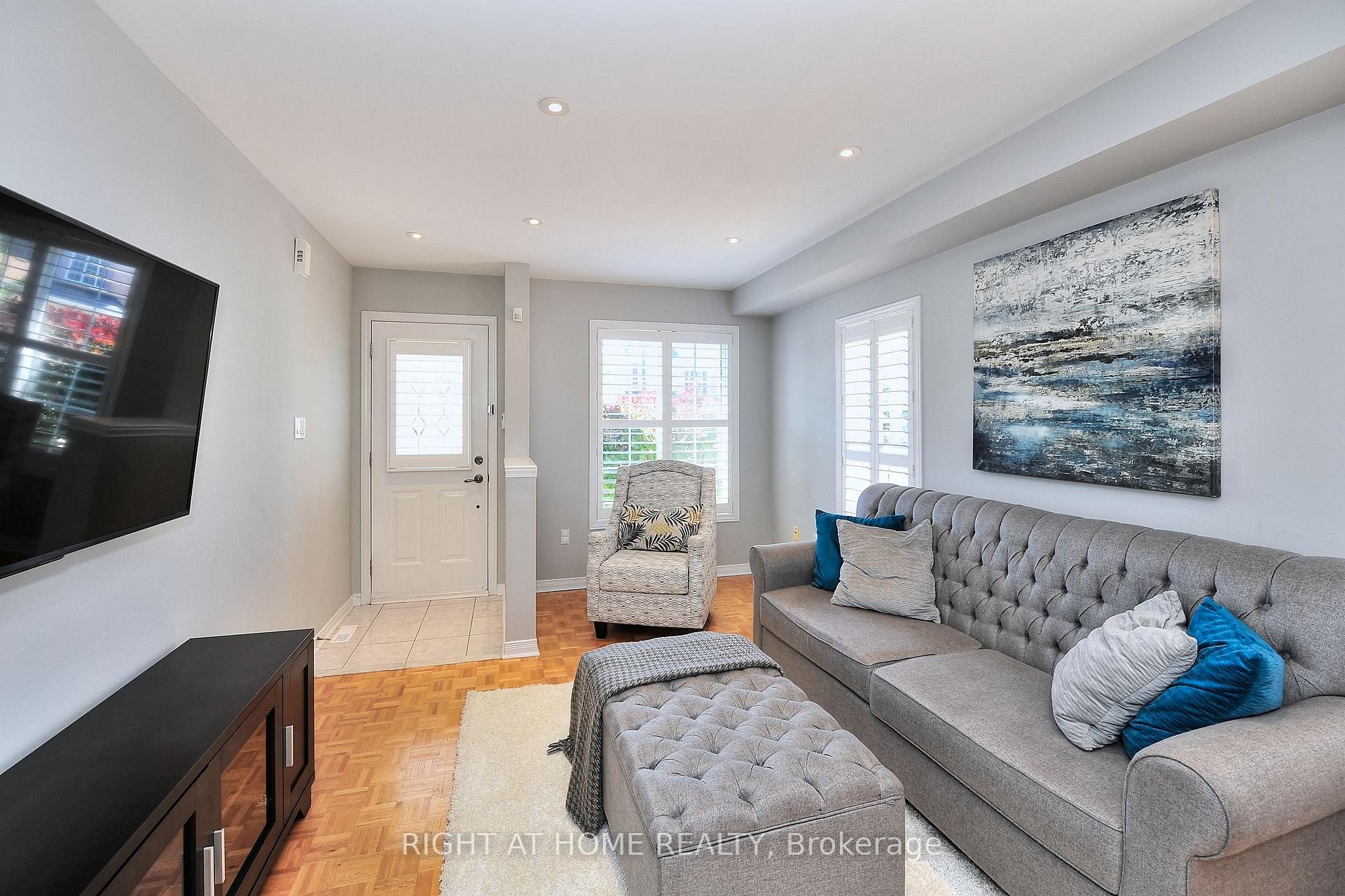 Photo 4 of 11 Giovanni Way, Vaughan, Sonoma Heights — HOMEH
