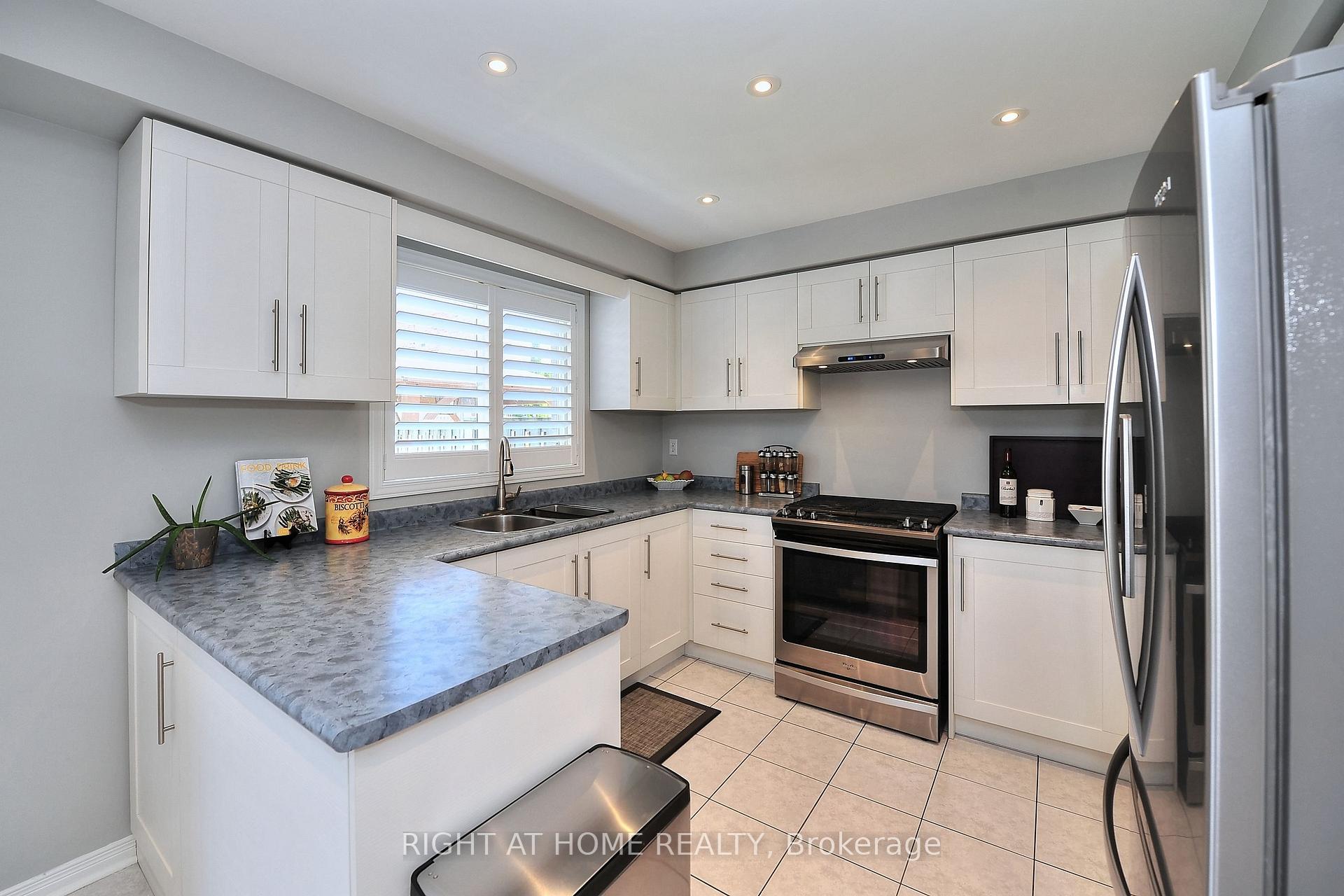 Photo 8 of 11 Giovanni Way, Vaughan, Sonoma Heights — HOMEH