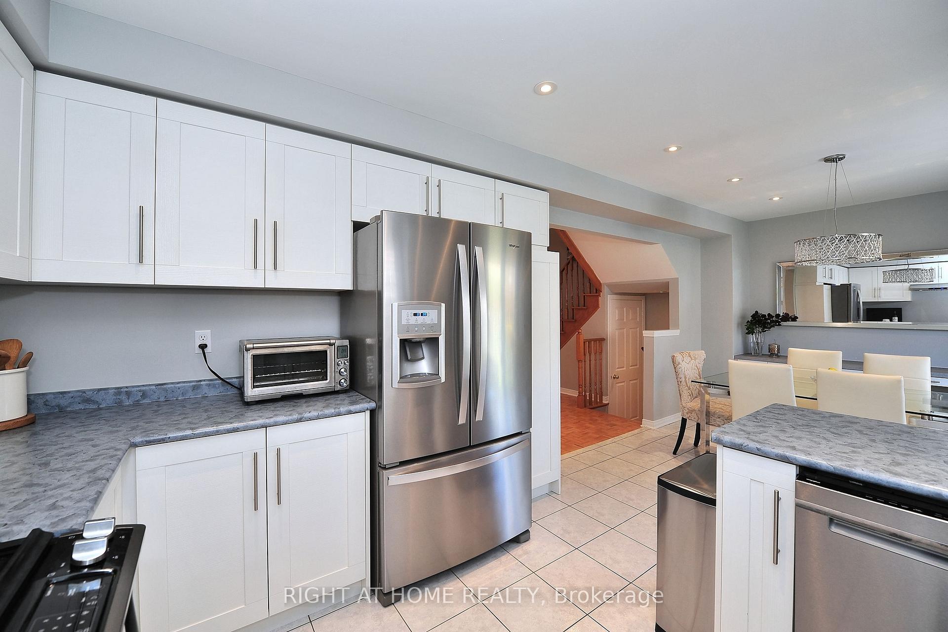 Photo 9 of 11 Giovanni Way, Vaughan, Sonoma Heights — HOMEH
