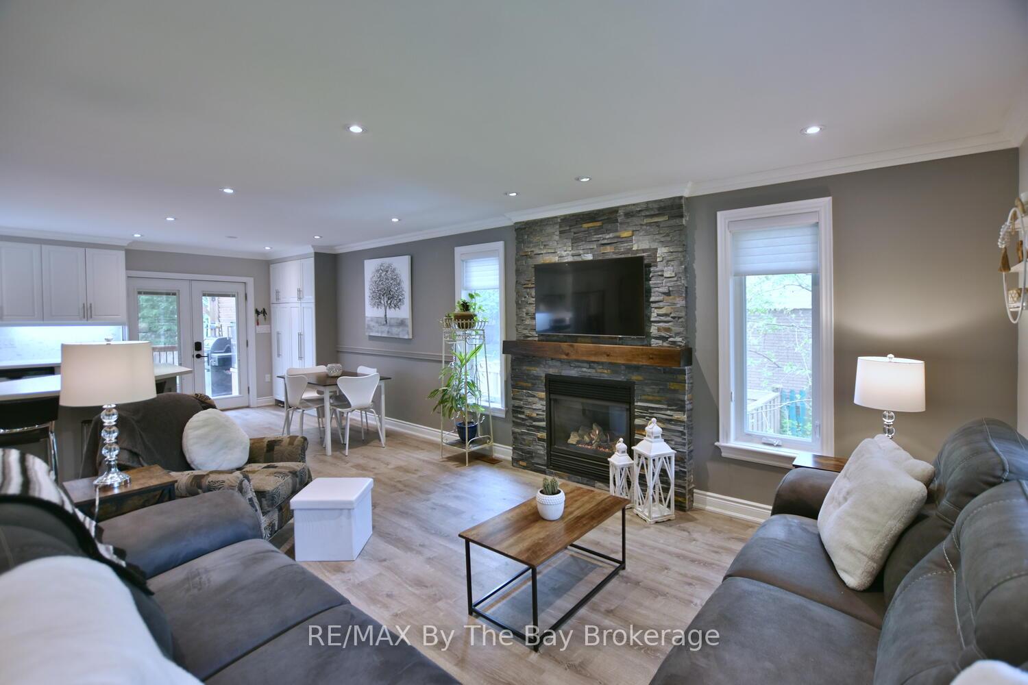 Photo 11 of 75 40th Street S, Wasaga Beach — HOMEH