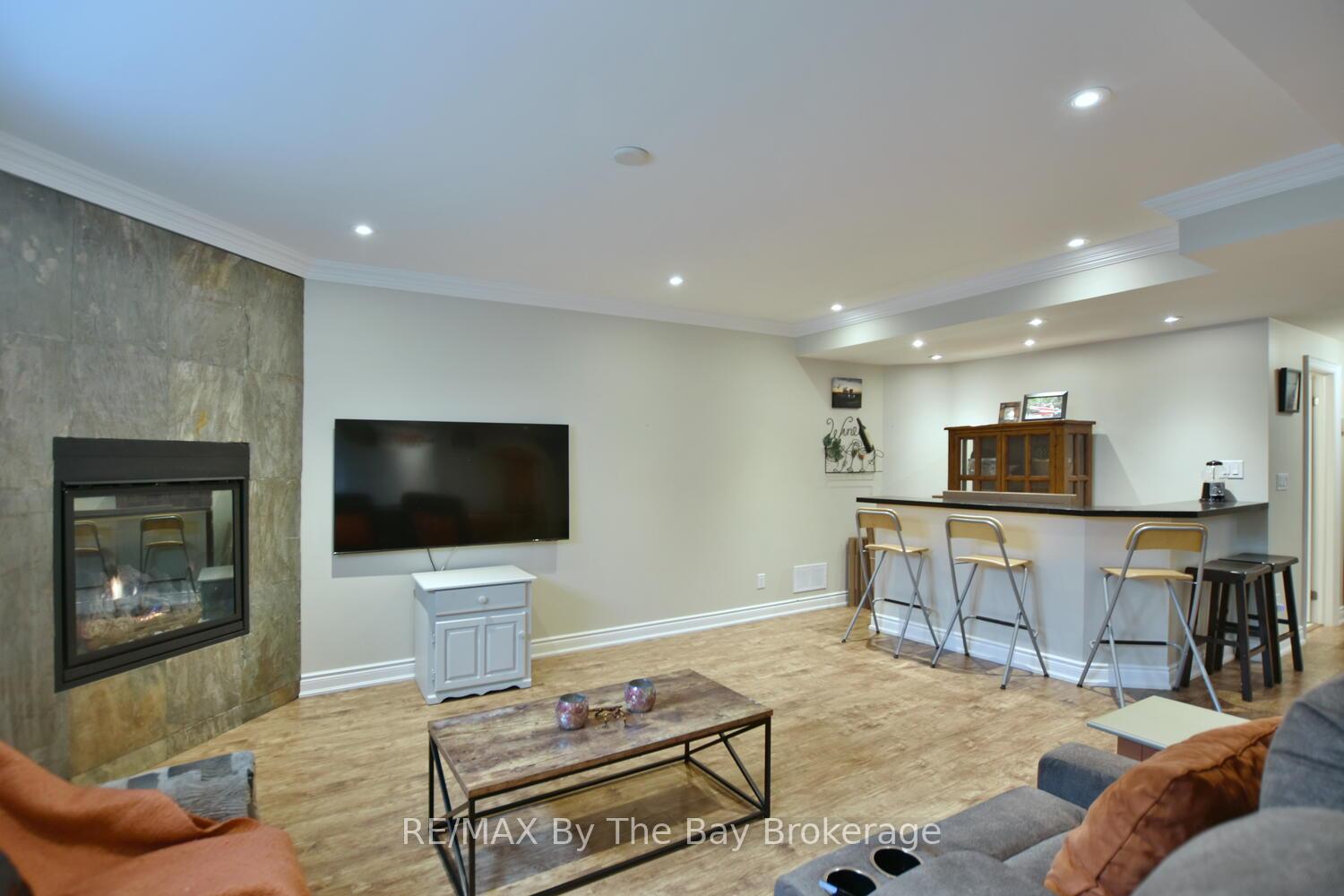 Photo 25 of 75 40th Street S, Wasaga Beach — HOMEH