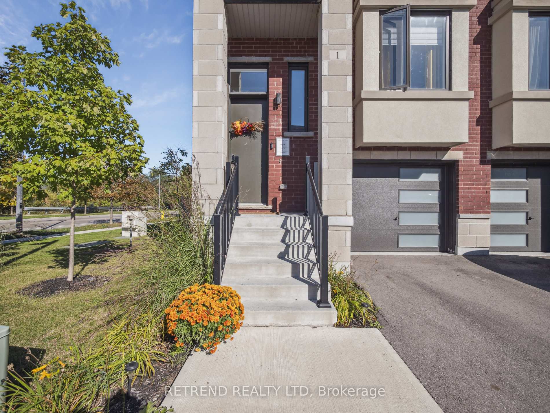 Photo 4 of 1 Rattenbury Road, Vaughan, Patterson — HOMEH