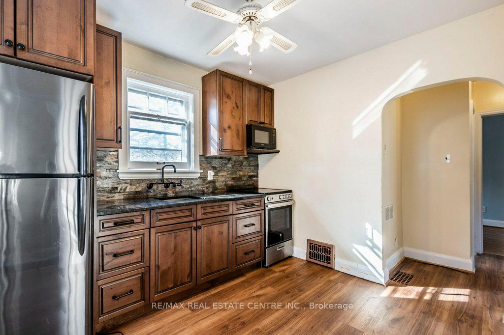 Photo 4 of 23 Elgin Street, Waterloo, Downtown Waterloo — HOMEH
