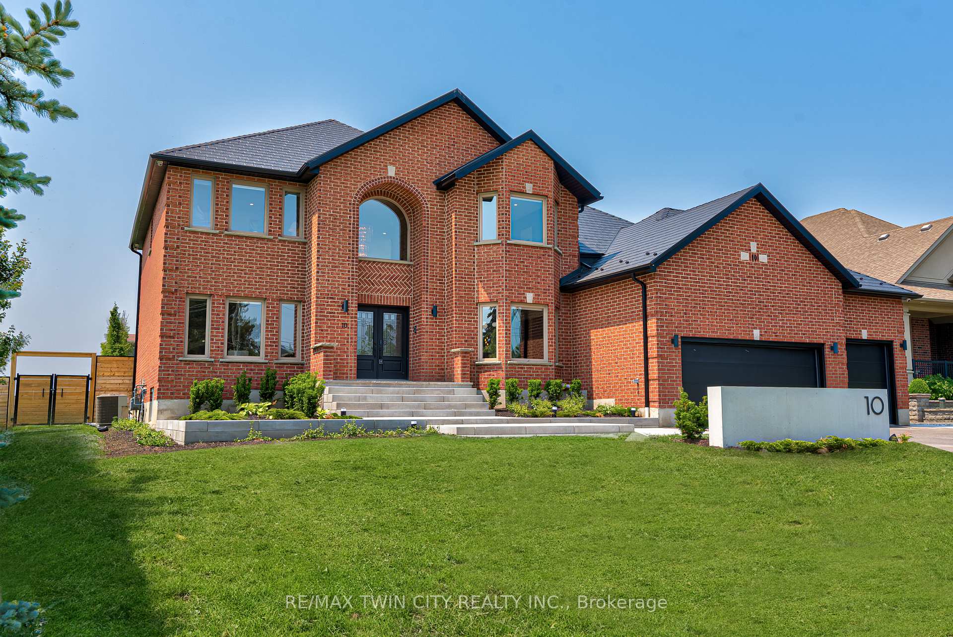 Photo 2 of 10 Eldale Road, Woolwich, Elmira — HOMEH