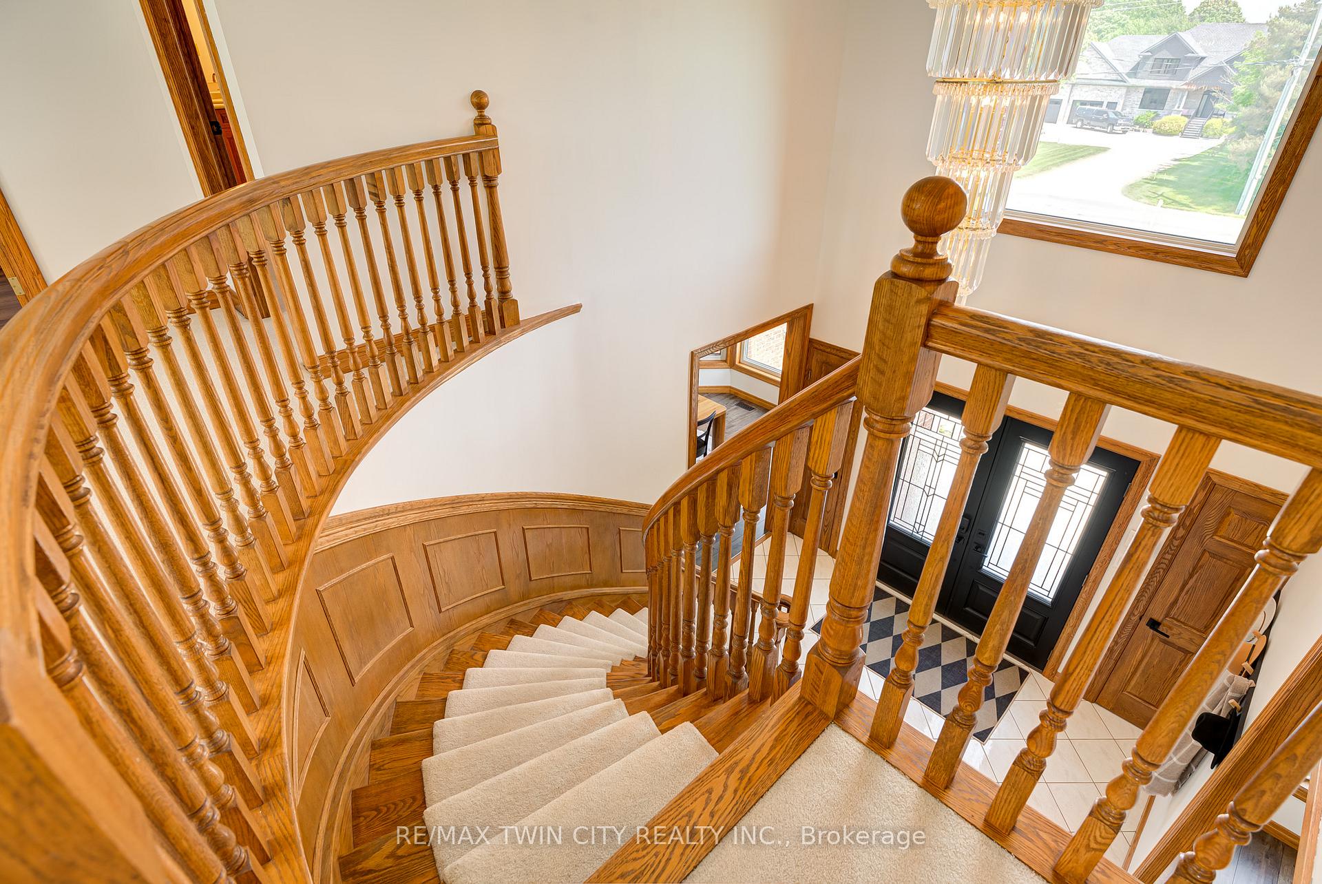 Photo 19 of 10 Eldale Road, Woolwich, Elmira — HOMEH