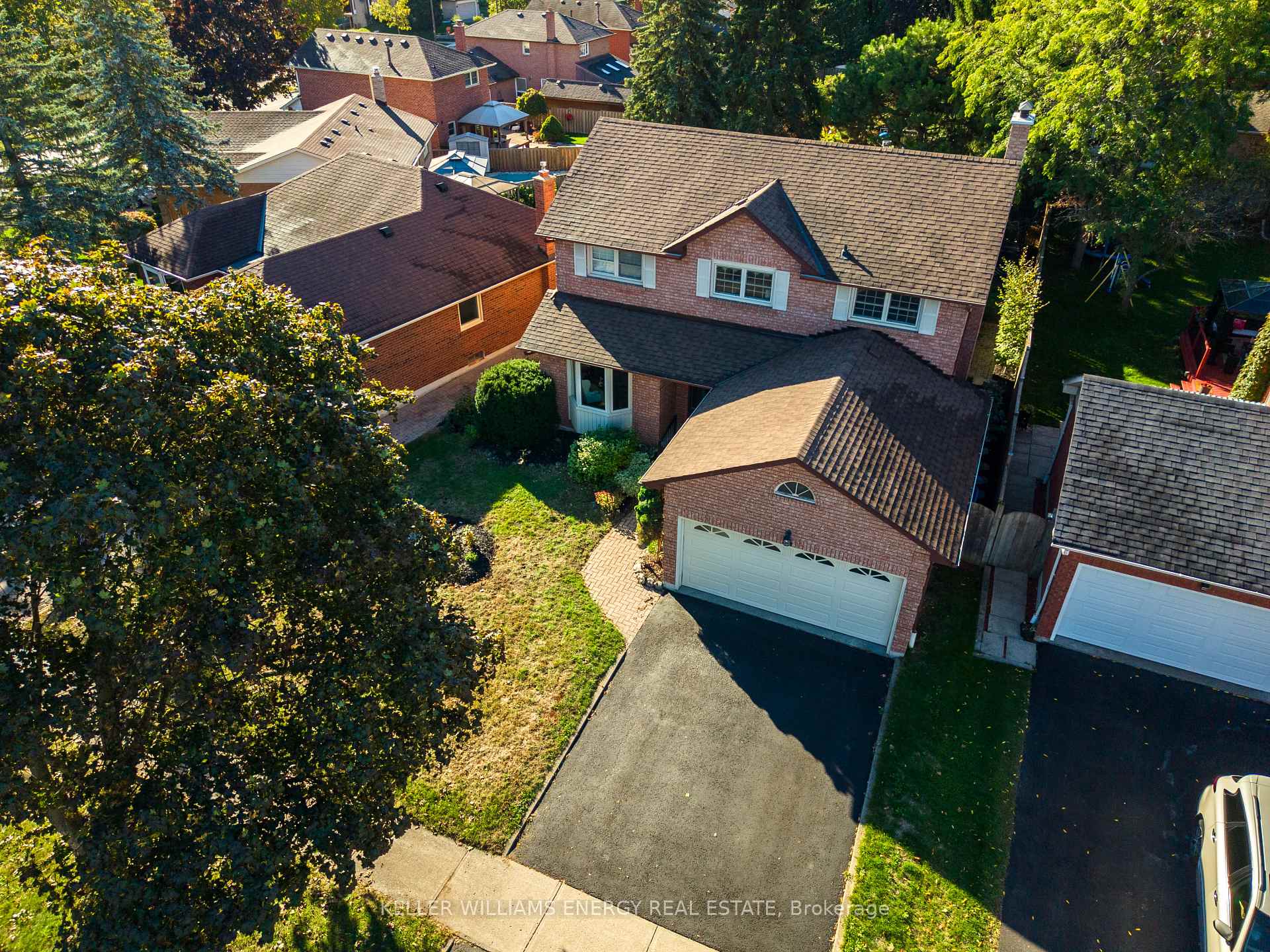 Photo 1 of 54 Canadian Oaks Drive, Whitby, Blue Grass Meadows — HOMEH