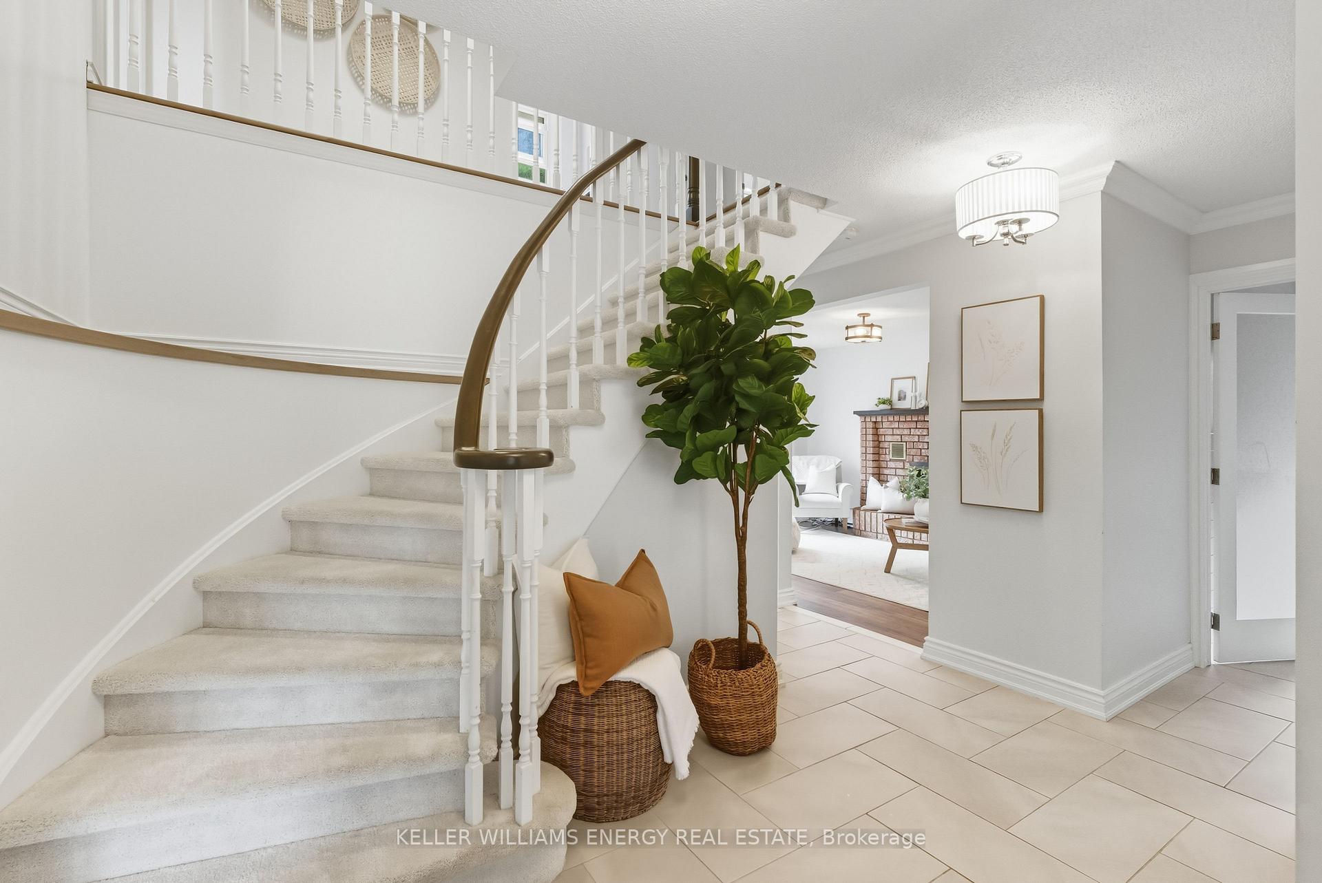 Photo 3 of 54 Canadian Oaks Drive, Whitby, Blue Grass Meadows — HOMEH