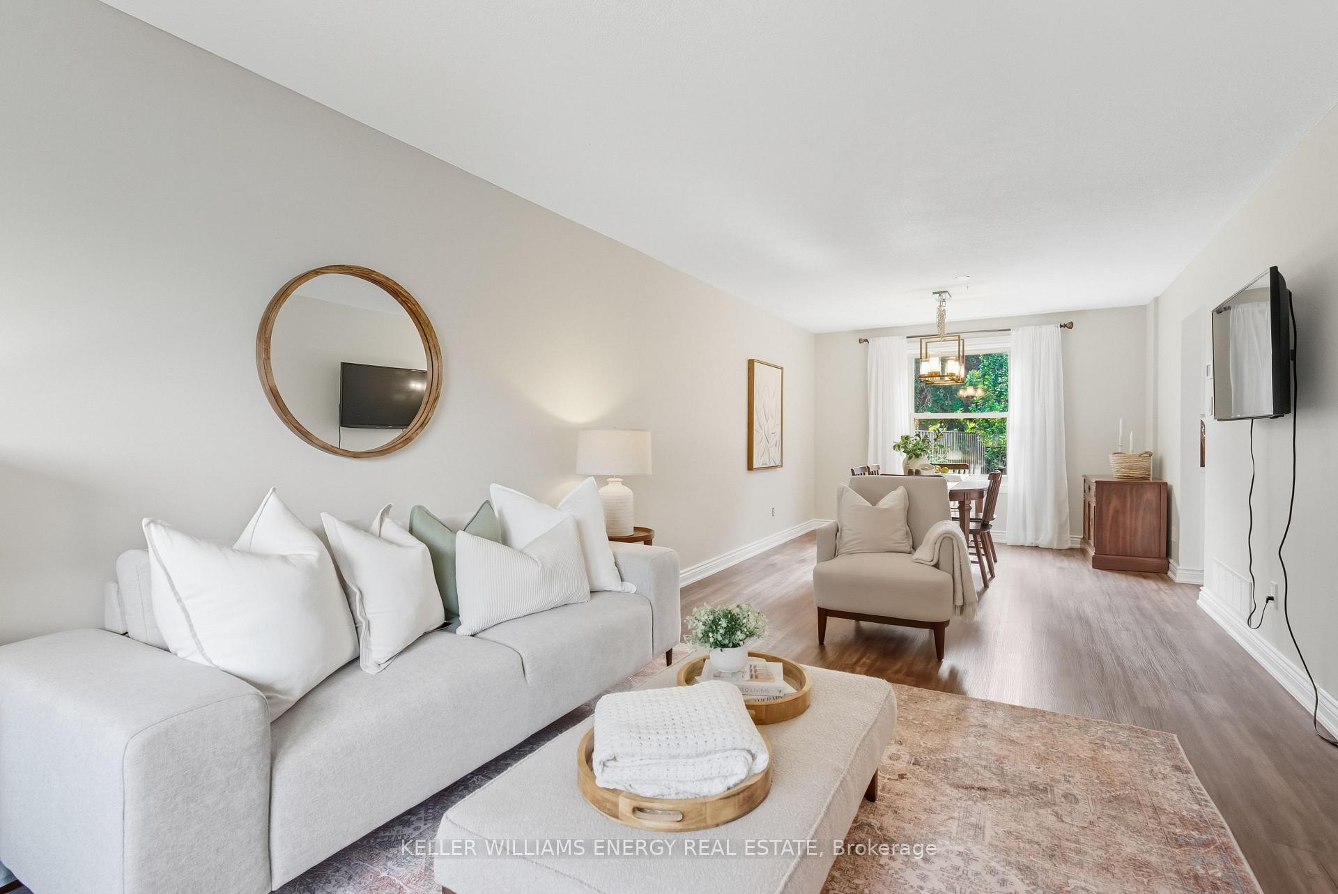 Photo 7 of 54 Canadian Oaks Drive, Whitby, Blue Grass Meadows — HOMEH