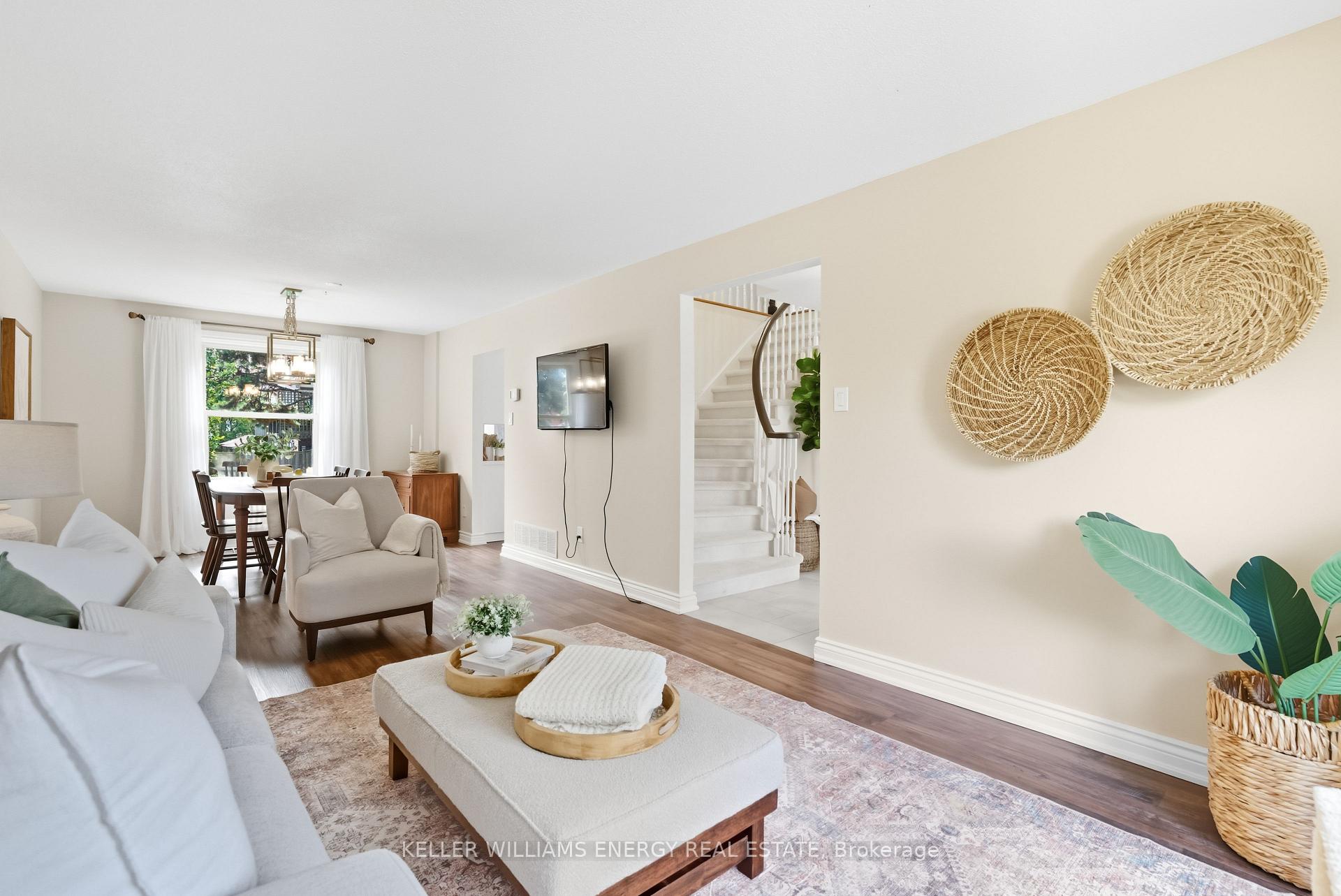 Photo 9 of 54 Canadian Oaks Drive, Whitby, Blue Grass Meadows — HOMEH
