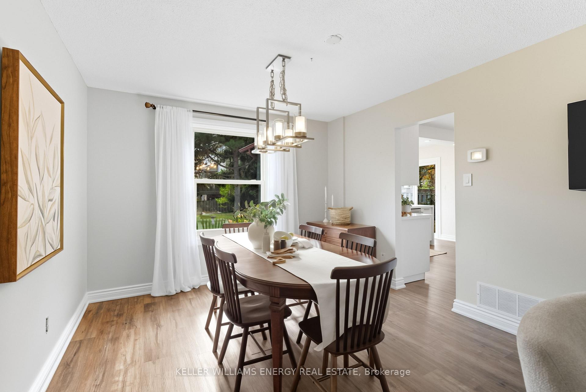 Photo 11 of 54 Canadian Oaks Drive, Whitby, Blue Grass Meadows — HOMEH