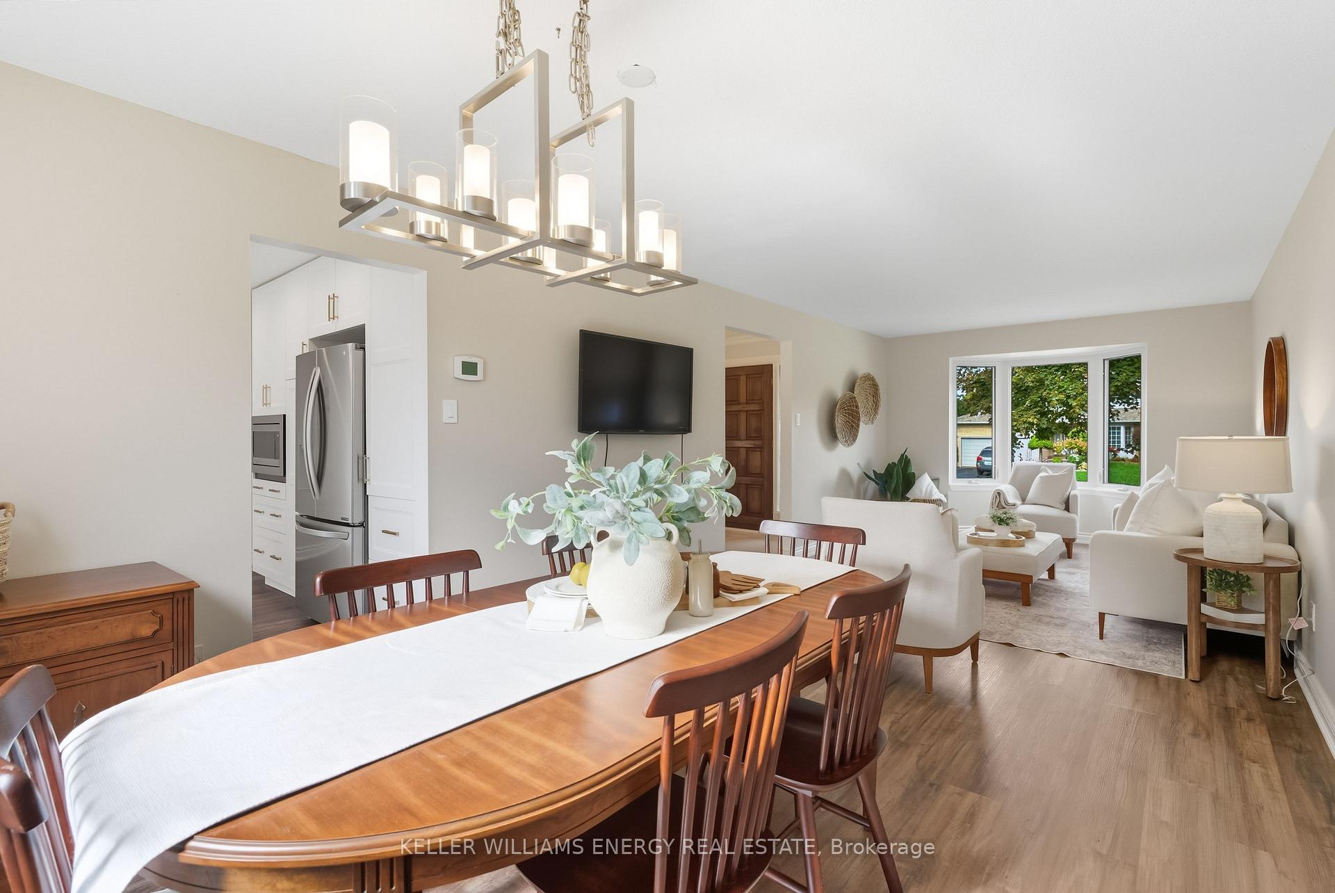 Photo 13 of 54 Canadian Oaks Drive, Whitby, Blue Grass Meadows — HOMEH