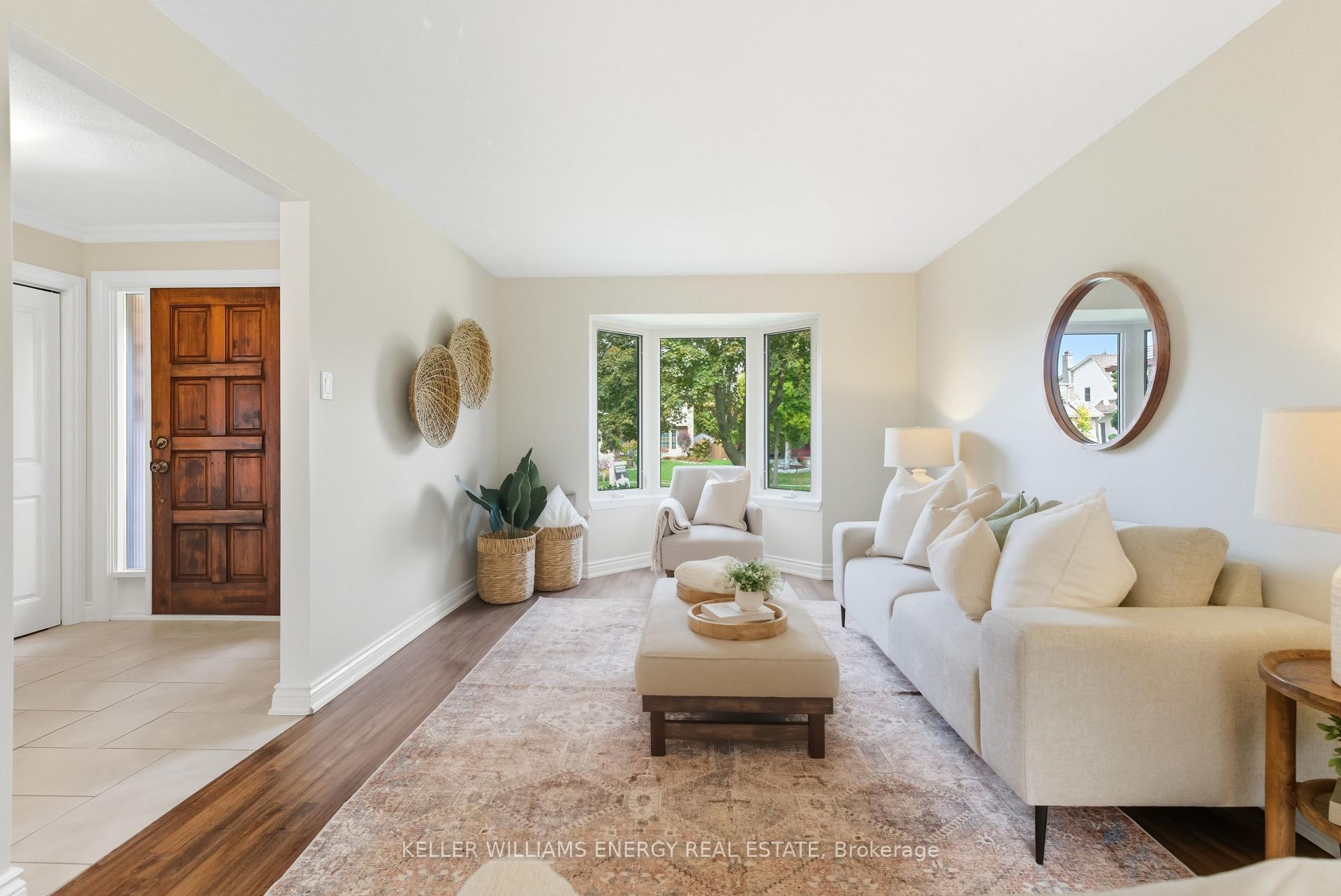 Photo 15 of 54 Canadian Oaks Drive, Whitby, Blue Grass Meadows — HOMEH