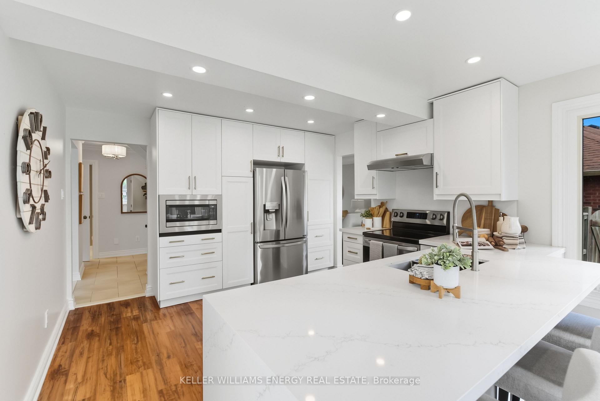 Photo 17 of 54 Canadian Oaks Drive, Whitby, Blue Grass Meadows — HOMEH
