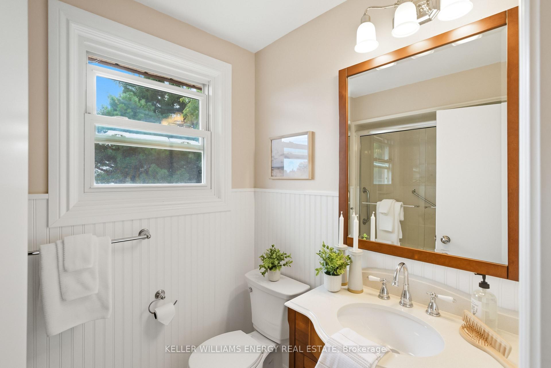 Photo 38 of 54 Canadian Oaks Drive, Whitby, Blue Grass Meadows — HOMEH