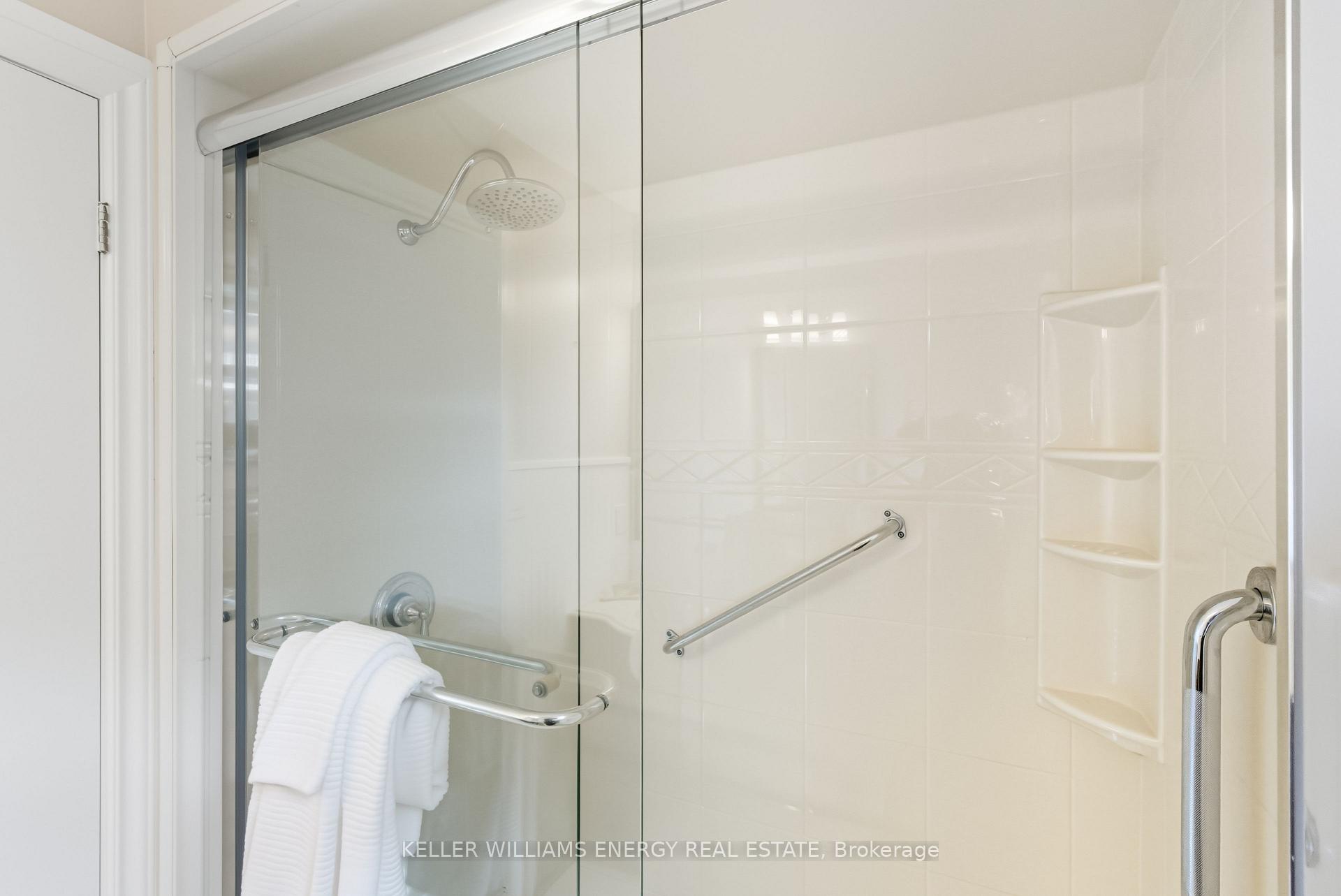 Photo 39 of 54 Canadian Oaks Drive, Whitby, Blue Grass Meadows — HOMEH
