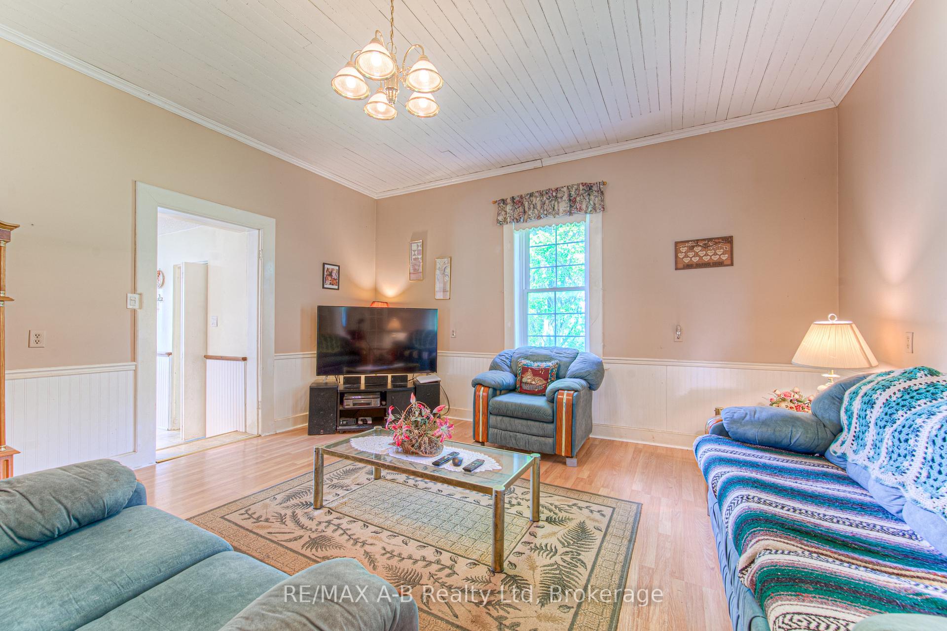 Photo 11 of 7099 19th Line, West Perth, Hibbert — HOMEH