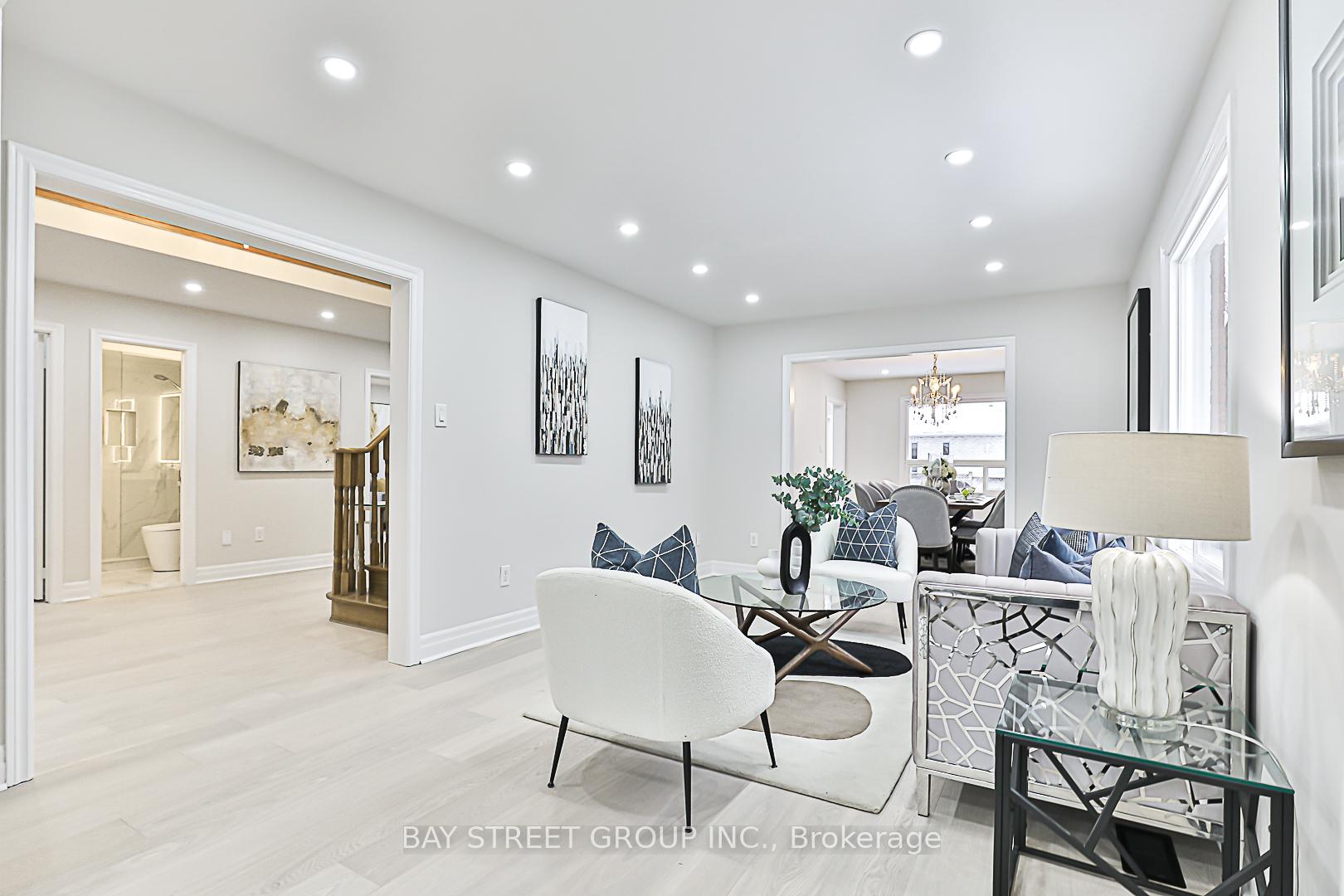 Photo 8 of 226 Highglen Avenue, Markham, Milliken Mills East — HOMEH
