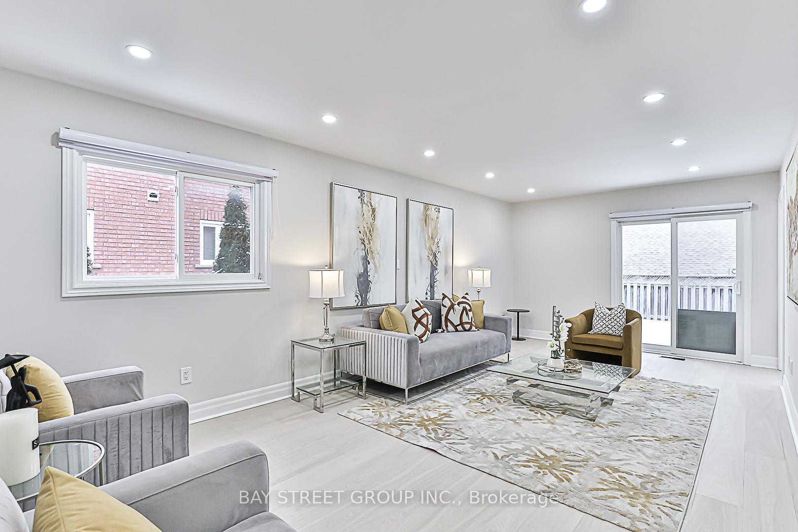 Photo 11 of 226 Highglen Avenue, Markham, Milliken Mills East — HOMEH