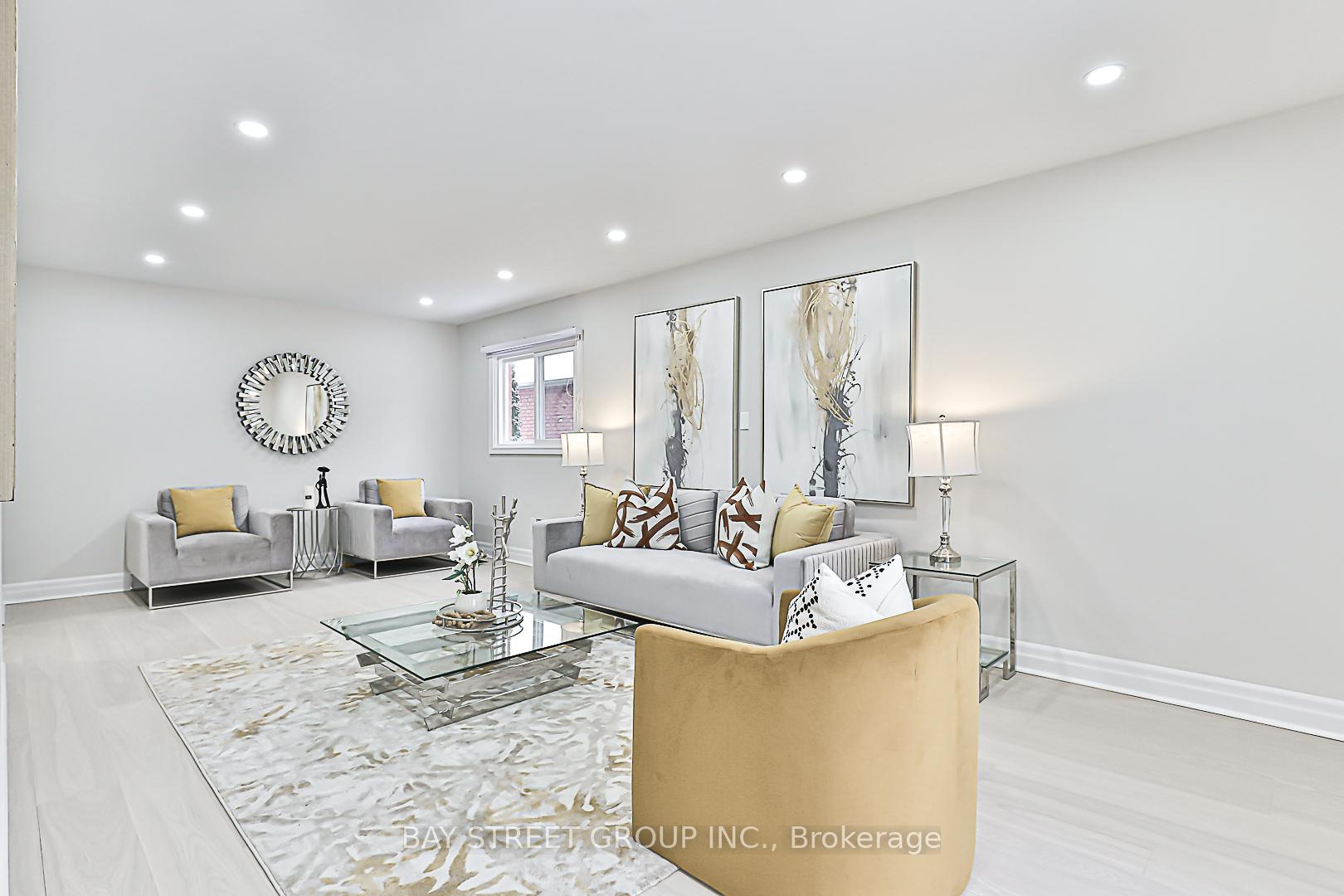 Photo 12 of 226 Highglen Avenue, Markham, Milliken Mills East — HOMEH