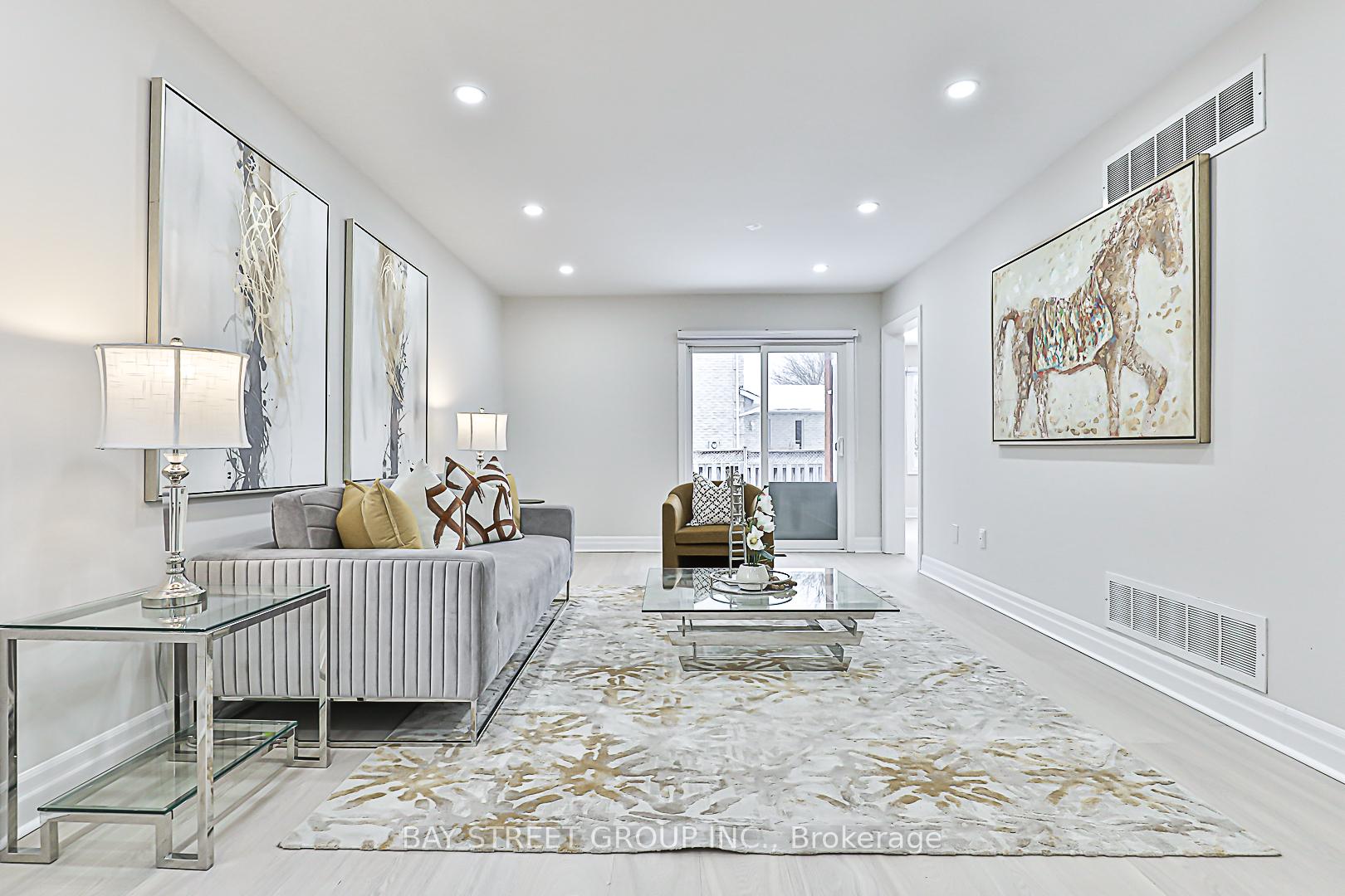 Photo 13 of 226 Highglen Avenue, Markham, Milliken Mills East — HOMEH
