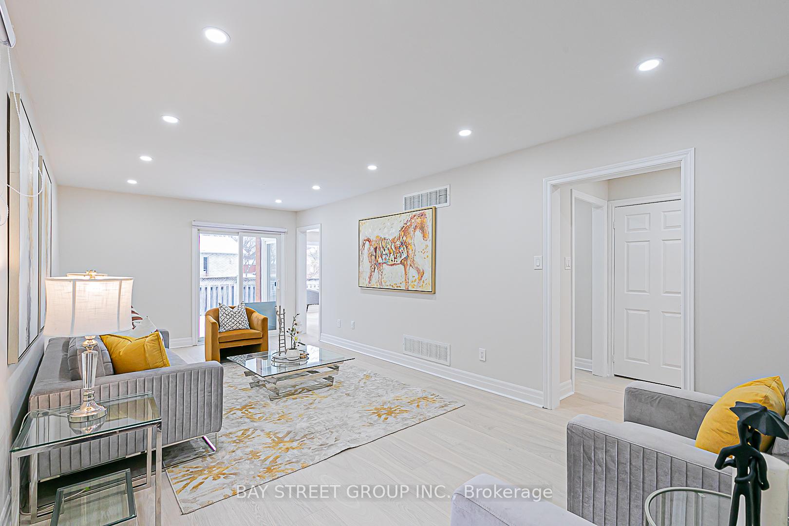 Photo 14 of 226 Highglen Avenue, Markham, Milliken Mills East — HOMEH