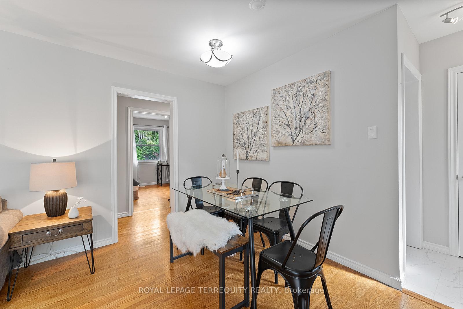 Photo 8 of 329 Cochrane Street, Whitby, Downtown Whitby — HOMEH