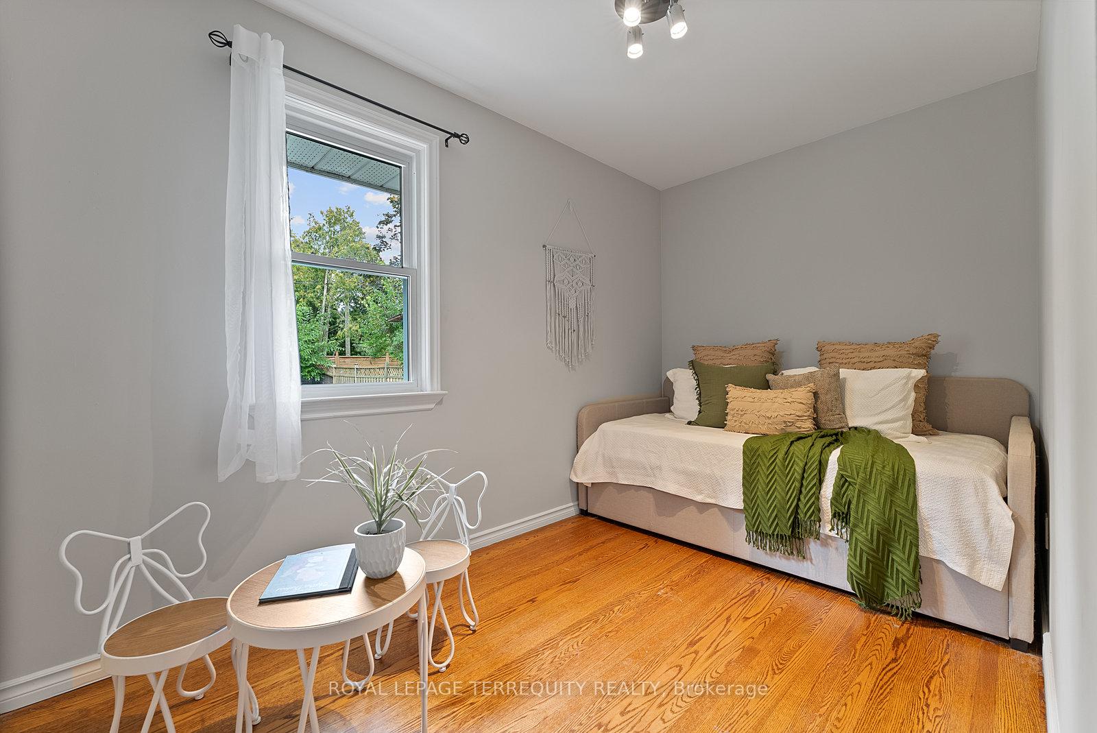 Photo 18 of 329 Cochrane Street, Whitby, Downtown Whitby — HOMEH