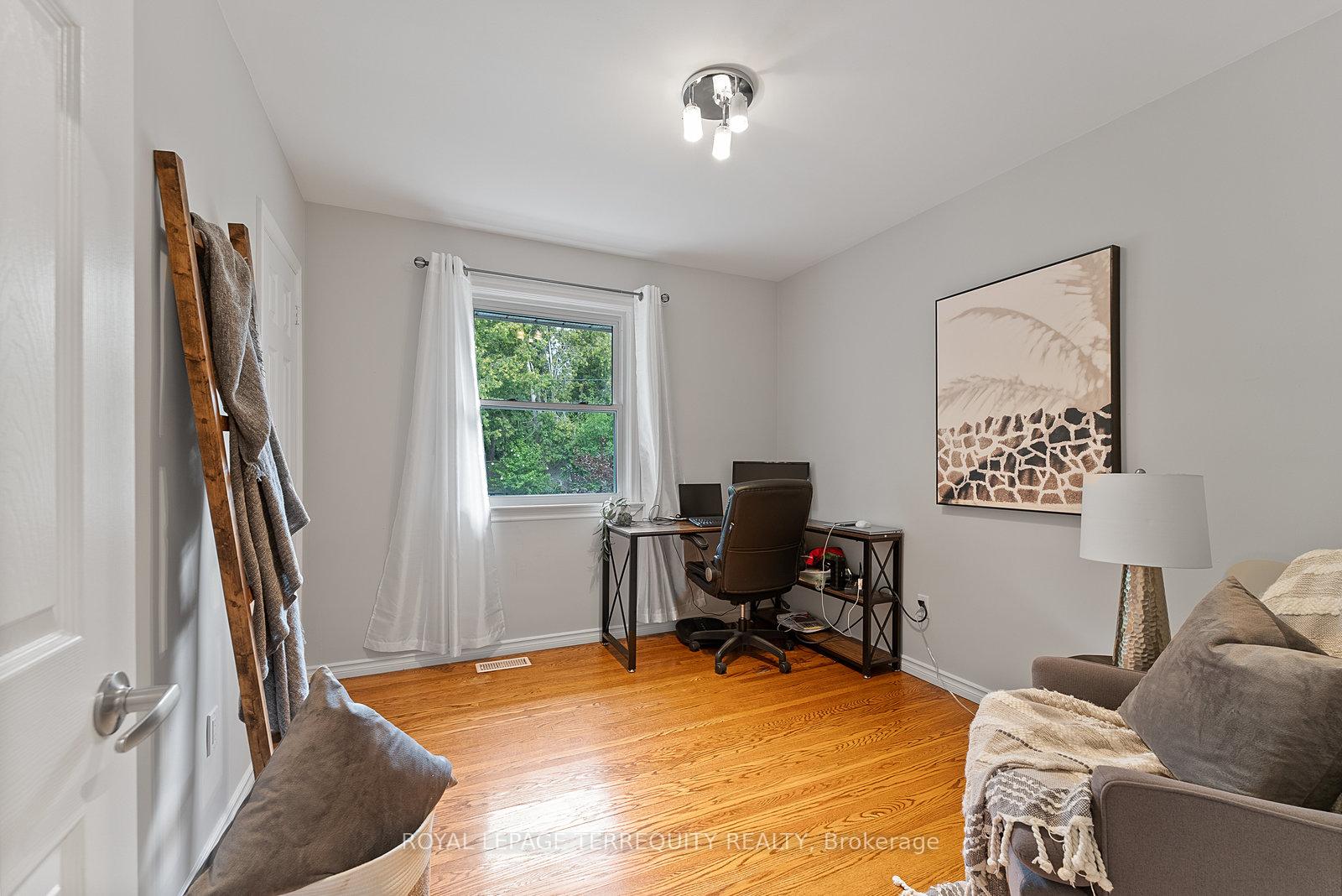 Photo 19 of 329 Cochrane Street, Whitby, Downtown Whitby — HOMEH