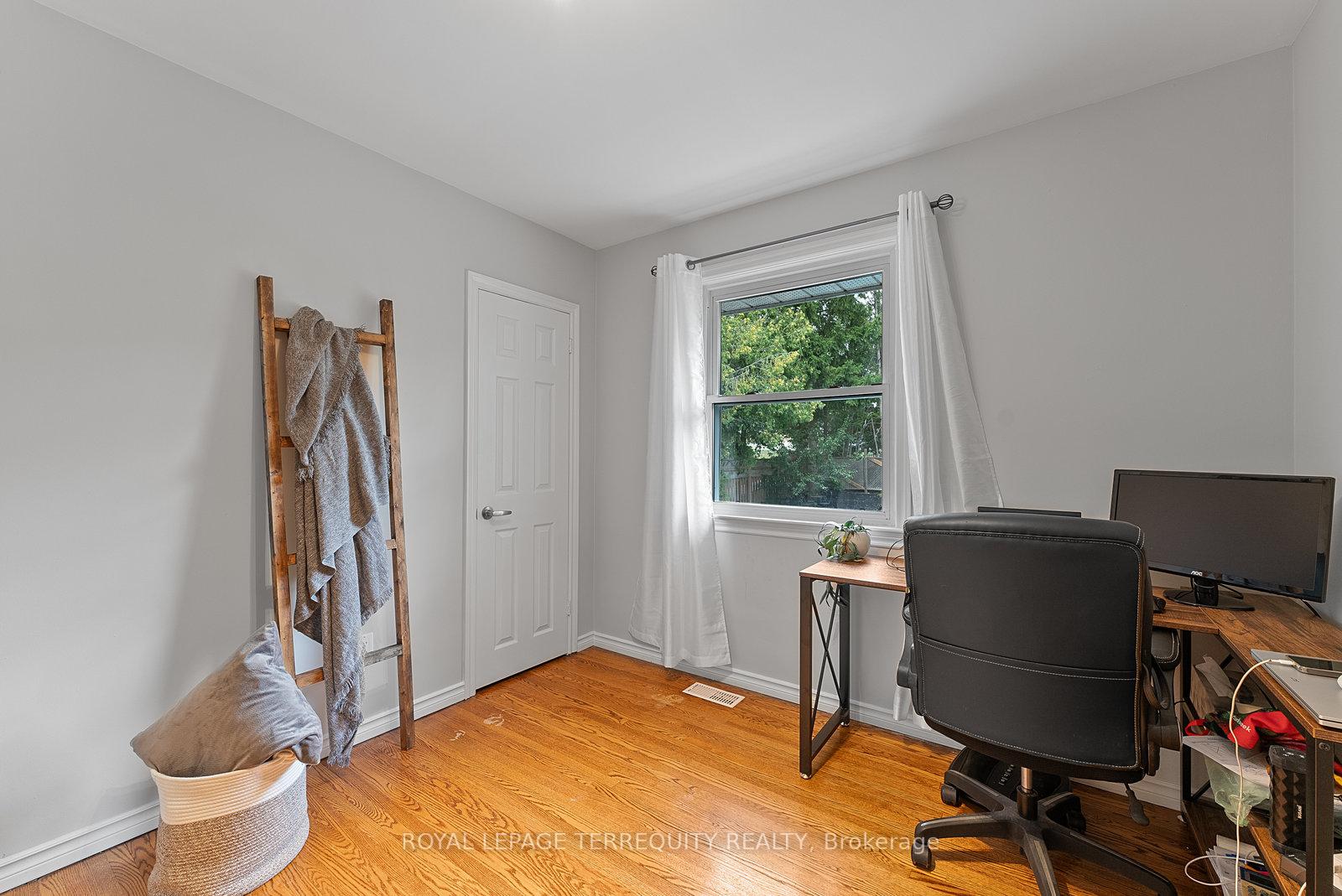 Photo 21 of 329 Cochrane Street, Whitby, Downtown Whitby — HOMEH